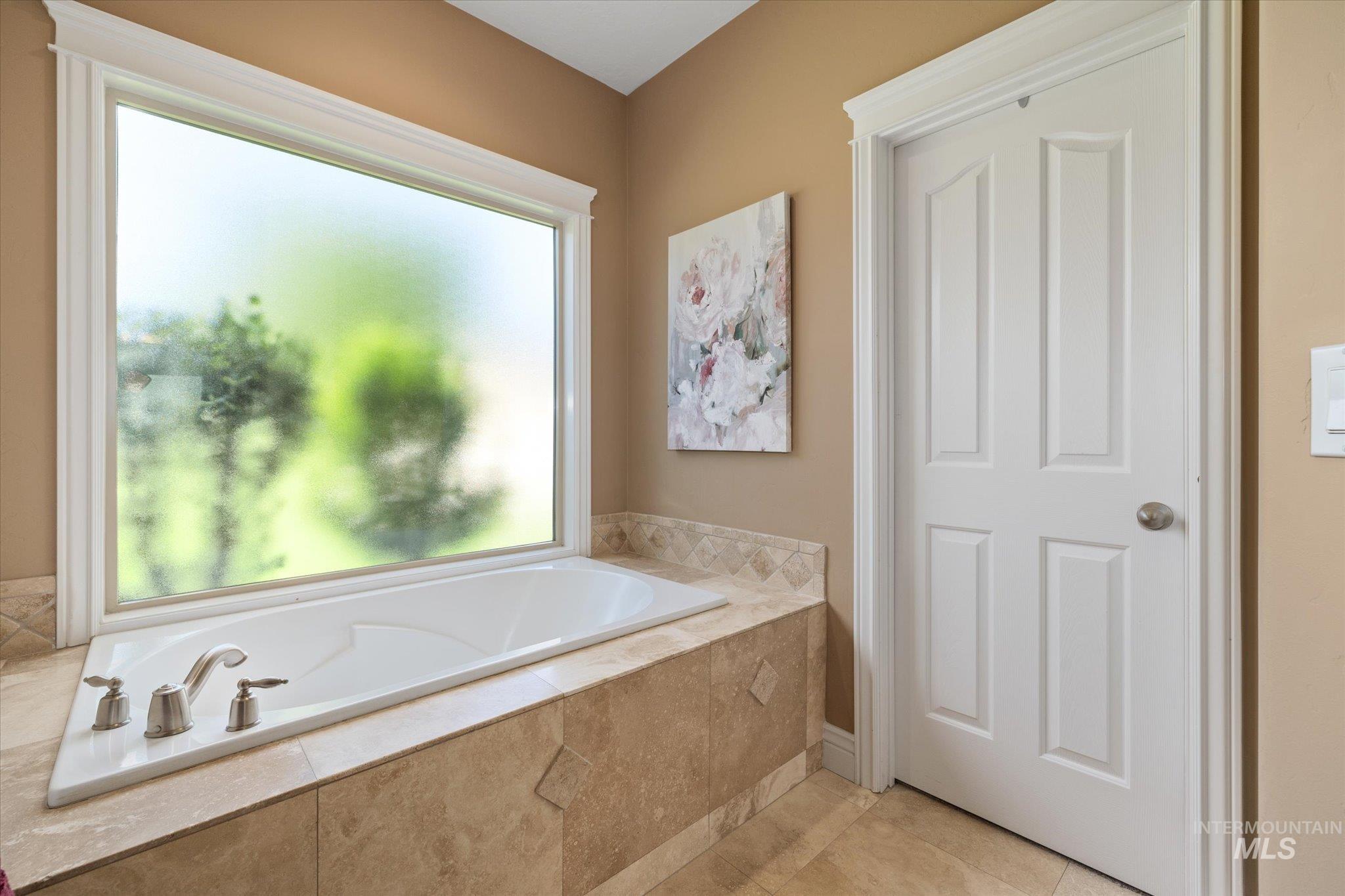 8585 W Rioja St, Star, Idaho 83669, 4 Bedrooms, 3.5 Bathrooms, Residential For Sale, Price $947,500, 98949468