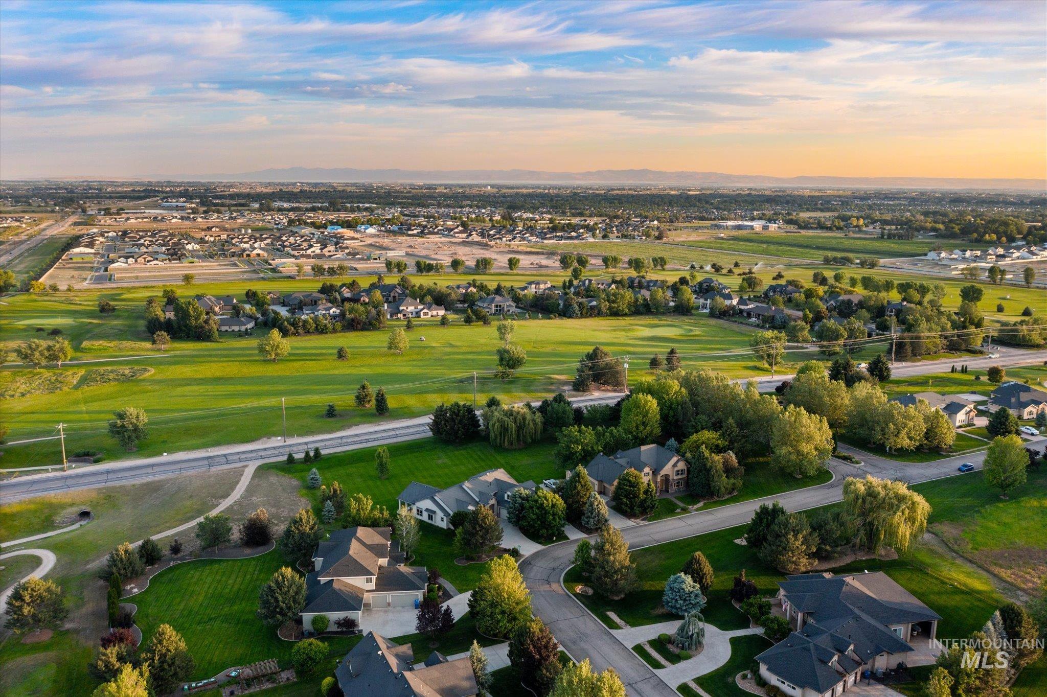 8585 W Rioja St, Star, Idaho 83669, 4 Bedrooms, 3.5 Bathrooms, Residential For Sale, Price $947,500, 98949468