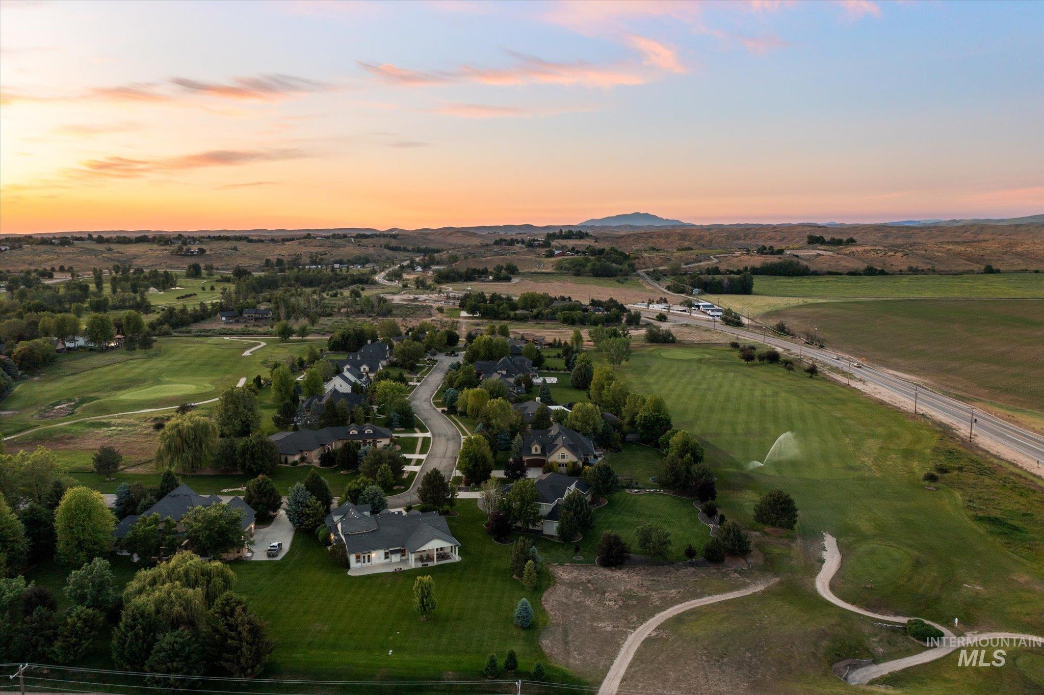 8585 W Rioja St, Star, Idaho 83669, 4 Bedrooms, 3.5 Bathrooms, Residential For Sale, Price $947,500, 98949468