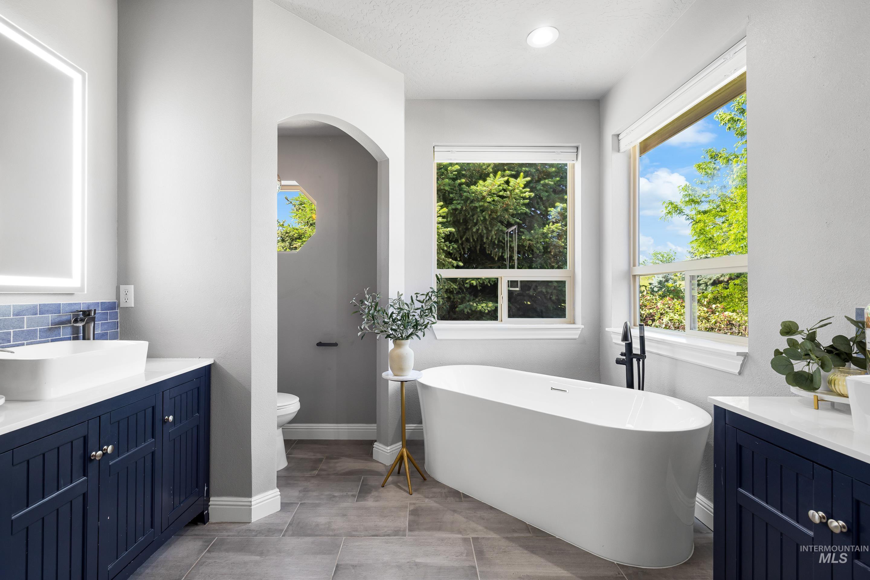 12258 Whitechapel Way, Nampa, Idaho 83686-8097, 3 Bedrooms, 3.5 Bathrooms, Residential For Sale, Price $775,000, 98949470