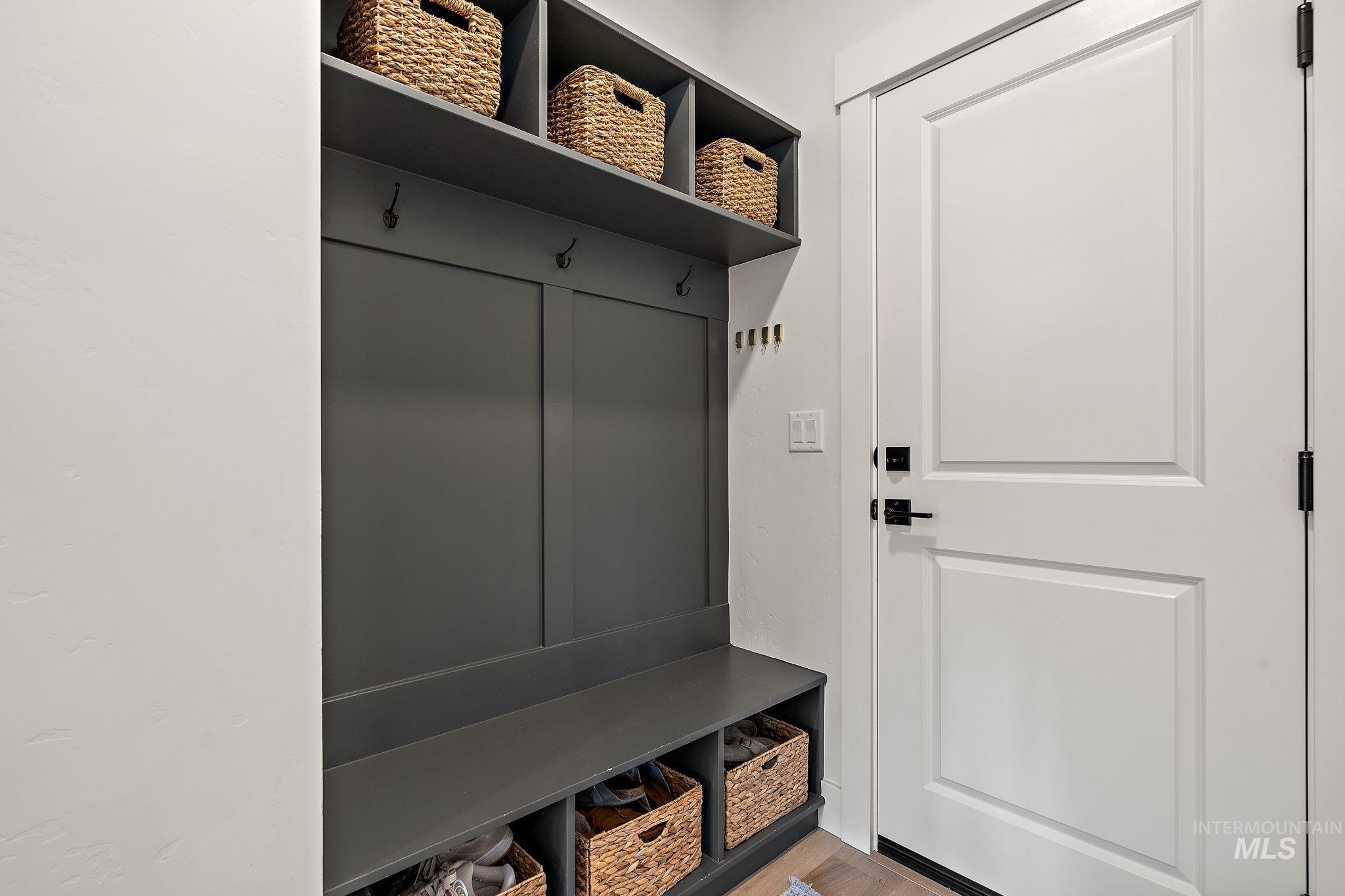 205 S Sunniva Ave, Kuna, Idaho 83634, 5 Bedrooms, 3 Bathrooms, Residential For Sale, Price $780,000, 98949473