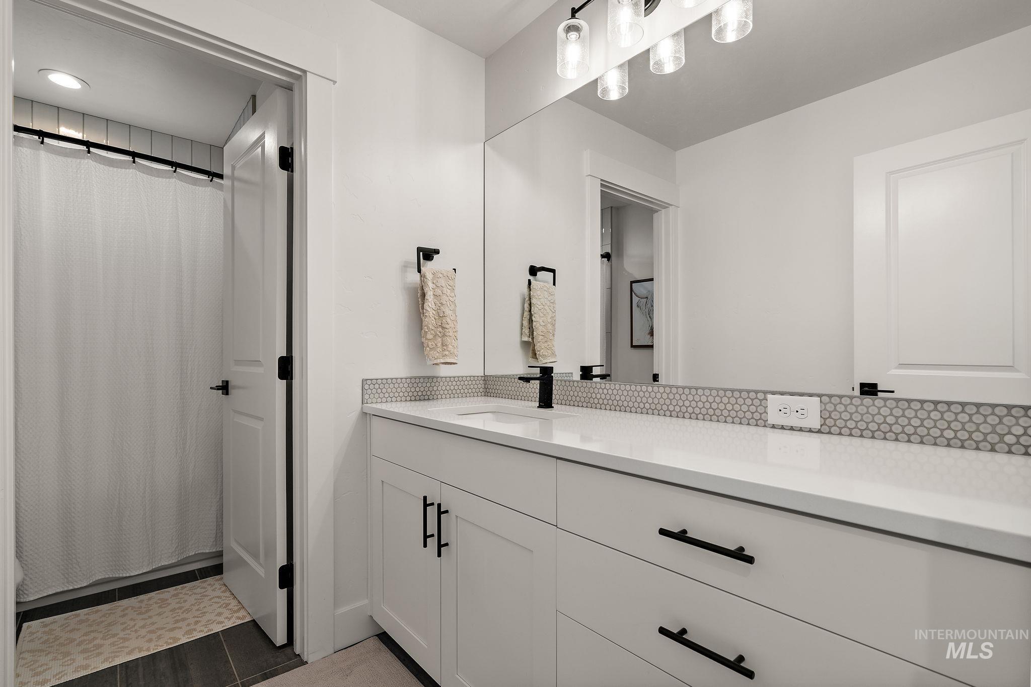 205 S Sunniva Ave, Kuna, Idaho 83634, 5 Bedrooms, 3 Bathrooms, Residential For Sale, Price $780,000, 98949473