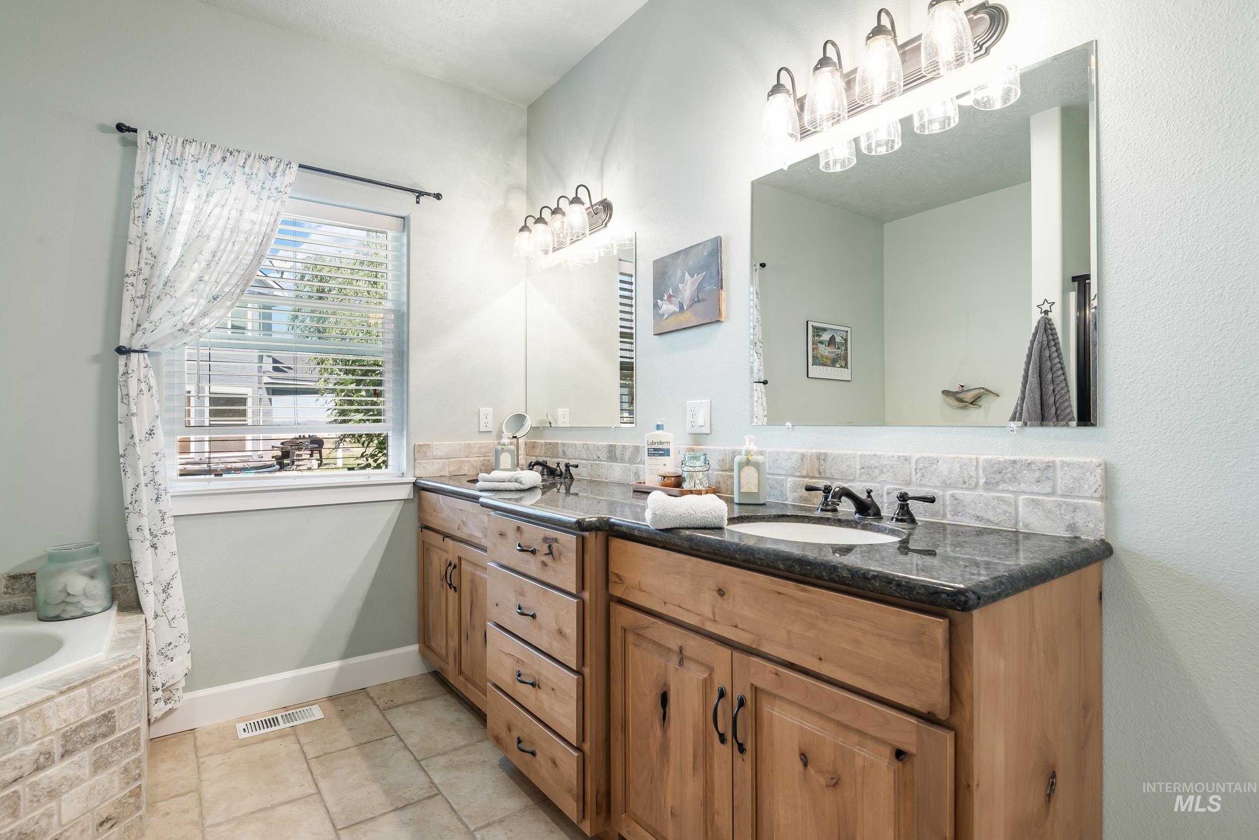 109 Willow Ct, Parma, Idaho 83660, 4 Bedrooms, 3 Bathrooms, Residential For Sale, Price $655,000, 98949490