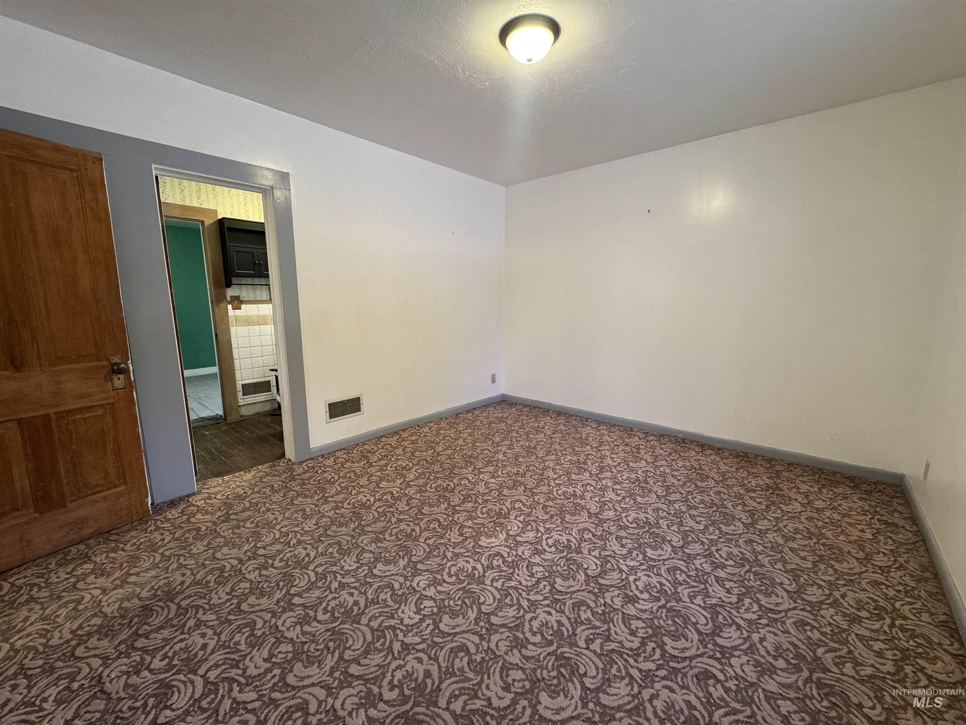 104 E B Street, Shoshone, Idaho 83352, 2 Bedrooms, 1 Bathroom, Residential For Sale, Price $209,000, 98949528