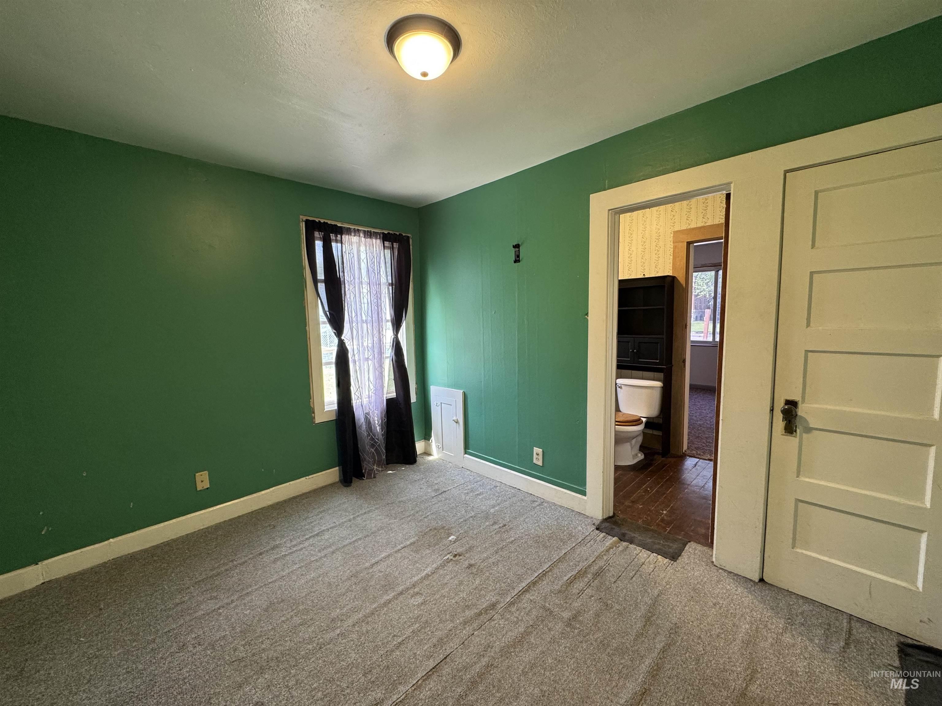 104 E B Street, Shoshone, Idaho 83352, 2 Bedrooms, 1 Bathroom, Residential For Sale, Price $209,000, 98949528