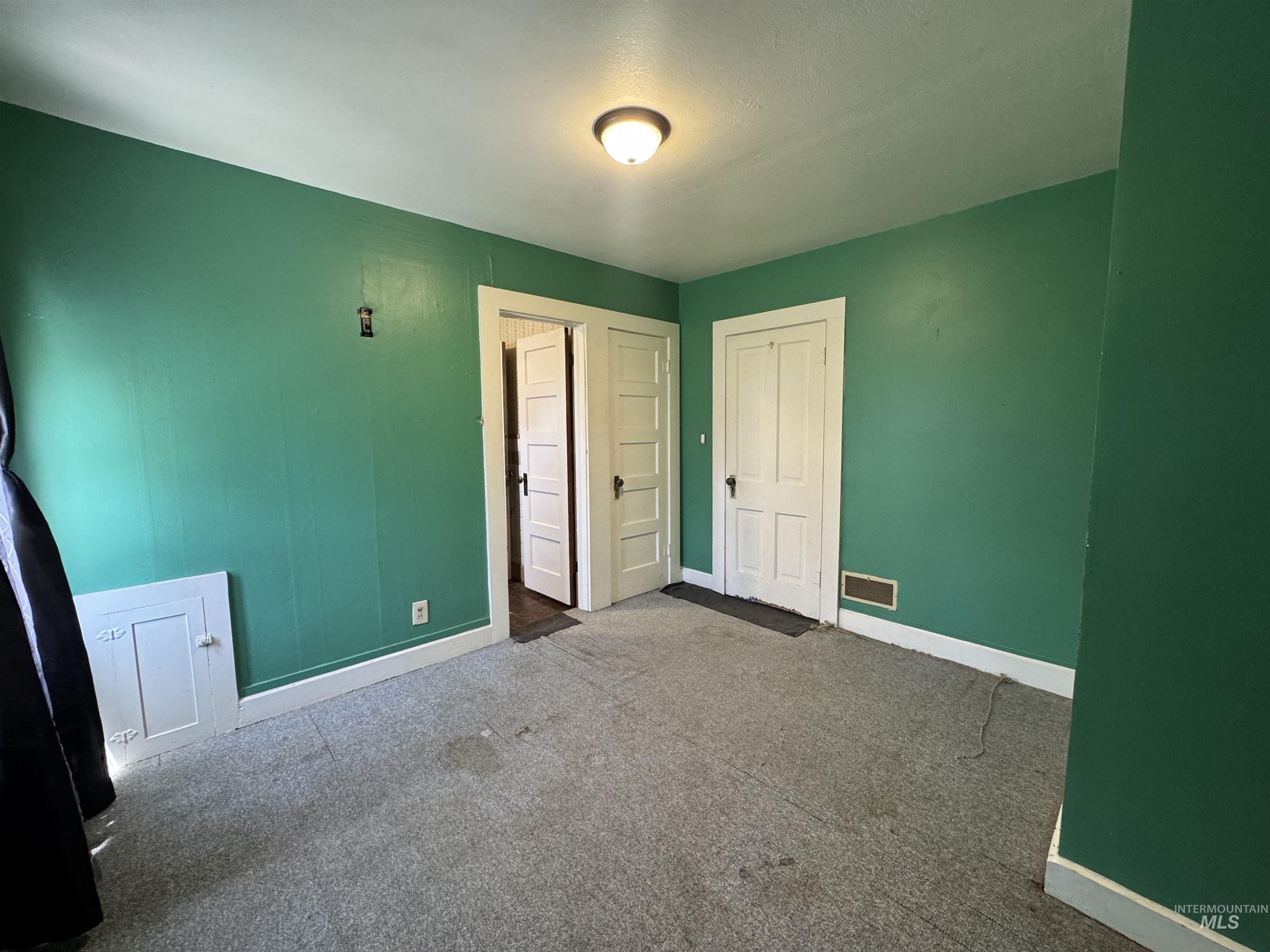 104 E B Street, Shoshone, Idaho 83352, 2 Bedrooms, 1 Bathroom, Residential For Sale, Price $209,000, 98949528