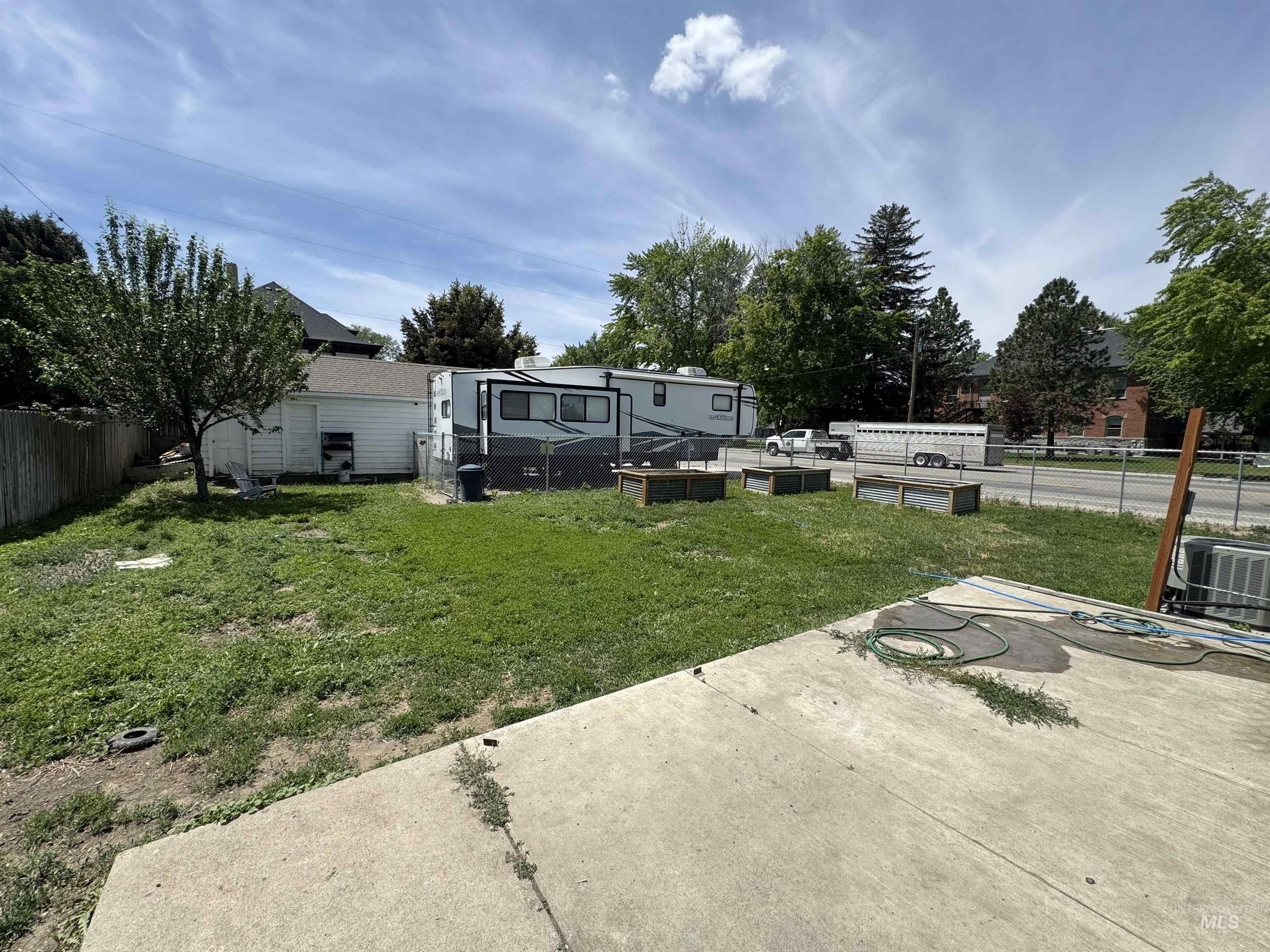 104 E B Street, Shoshone, Idaho 83352, 2 Bedrooms, 1 Bathroom, Residential For Sale, Price $209,000, 98949528