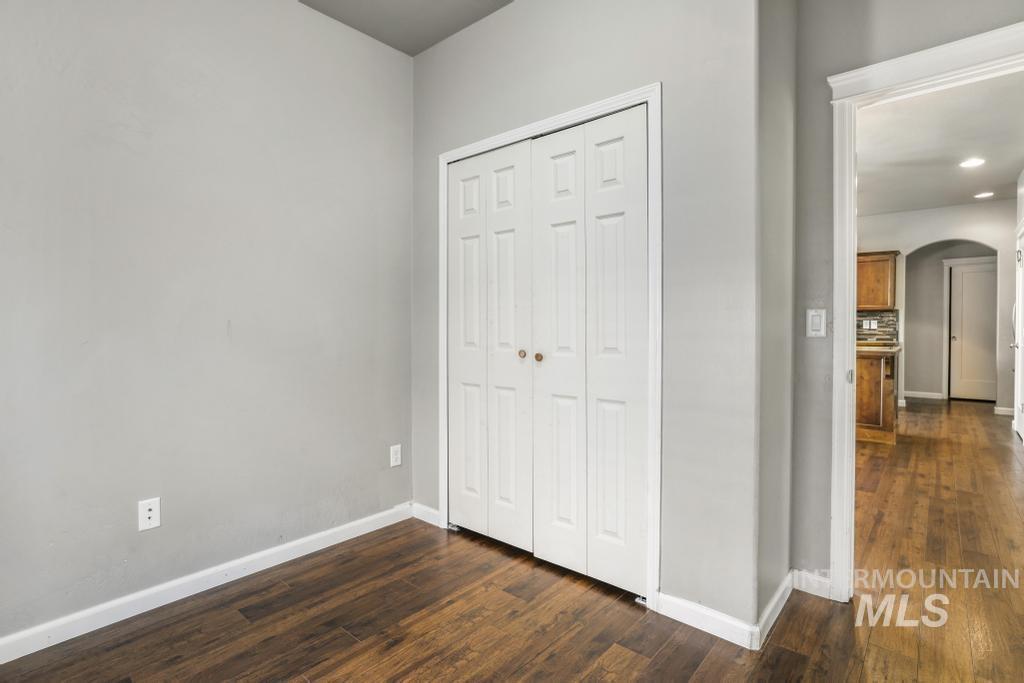 1171 Glen Brook Road, Twin Falls, Idaho 83301, 4 Bedrooms, 2.5 Bathrooms, Residential For Sale, Price $426,000, 98949563