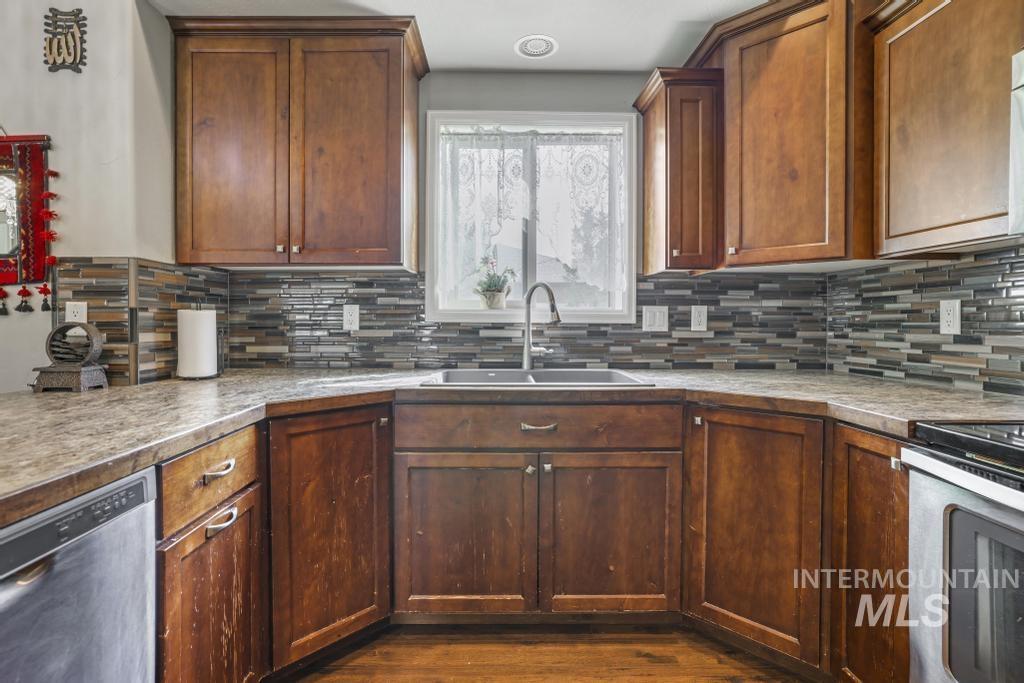 1171 Glen Brook Road, Twin Falls, Idaho 83301, 4 Bedrooms, 2.5 Bathrooms, Residential For Sale, Price $426,000, 98949563