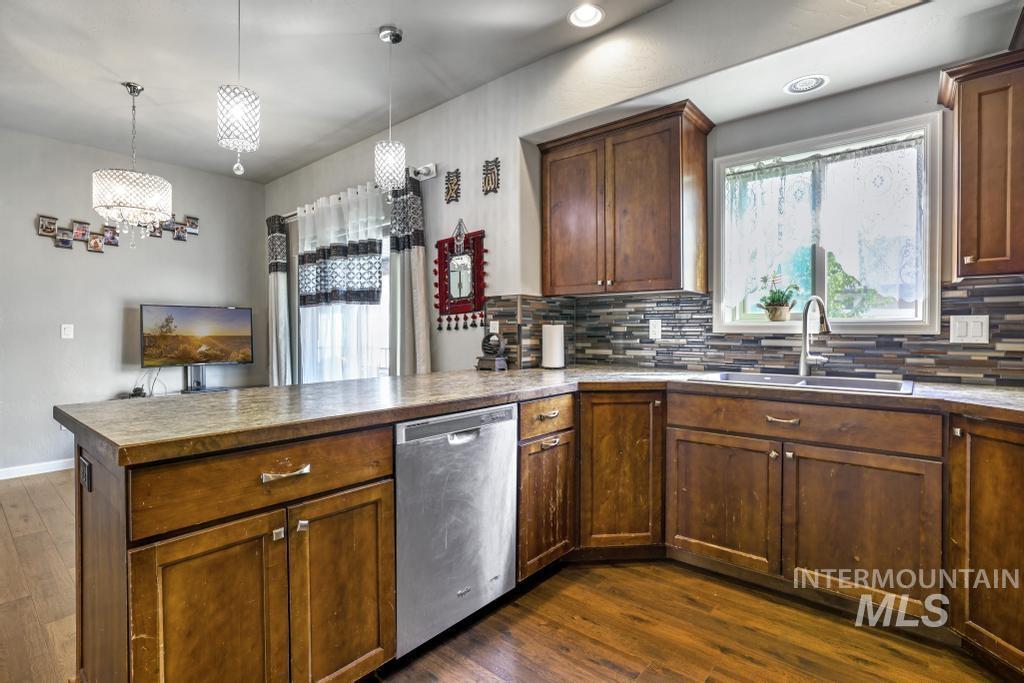 1171 Glen Brook Road, Twin Falls, Idaho 83301, 4 Bedrooms, 2.5 Bathrooms, Residential For Sale, Price $426,000, 98949563