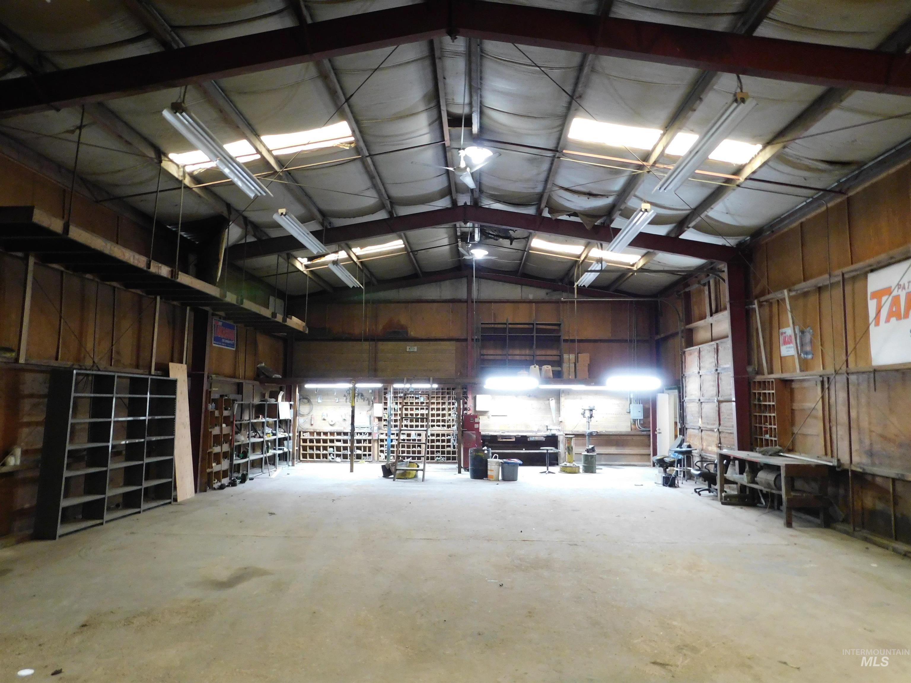 24405 Red Top, Wilder, Idaho 83676, 2 Bedrooms, 1.5 Bathrooms, Farm & Ranch For Sale, Price $2,300,000, 98949565