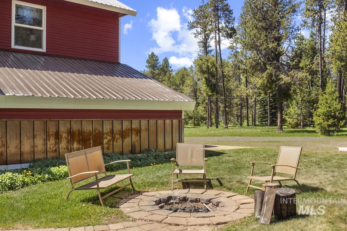 13098 Hillhouse Loop, Donnelly, Idaho 83615, 3 Bedrooms, 3 Bathrooms, Residential For Sale, Price $745,000, 98949586