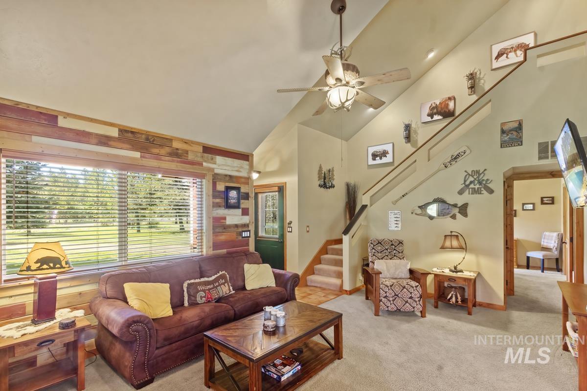 13098 Hillhouse Loop, Donnelly, Idaho 83615, 3 Bedrooms, 3 Bathrooms, Residential For Sale, Price $745,000, 98949586