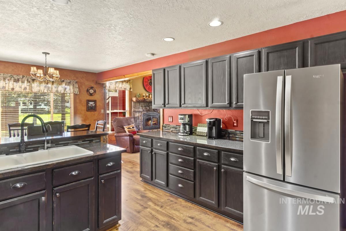 13098 Hillhouse Loop, Donnelly, Idaho 83615, 3 Bedrooms, 3 Bathrooms, Residential For Sale, Price $745,000, 98949586