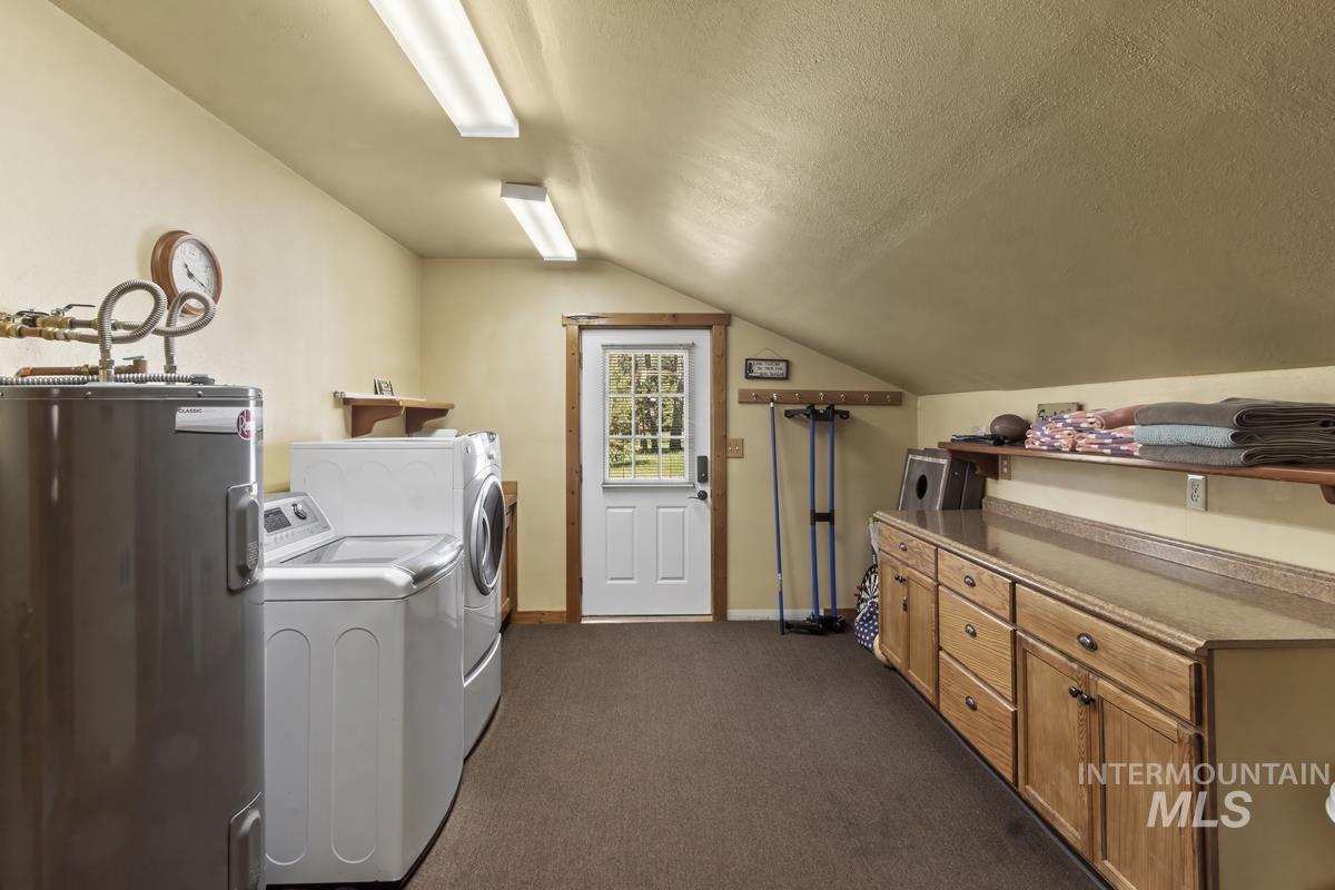 13098 Hillhouse Loop, Donnelly, Idaho 83615, 3 Bedrooms, 3 Bathrooms, Residential For Sale, Price $745,000, 98949586