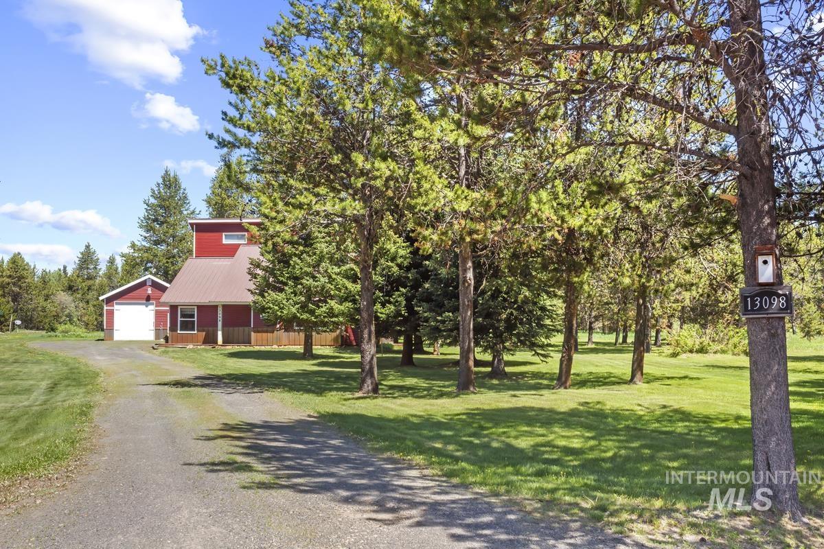 13098 Hillhouse Loop, Donnelly, Idaho 83615, 3 Bedrooms, 3 Bathrooms, Residential For Sale, Price $745,000, 98949586