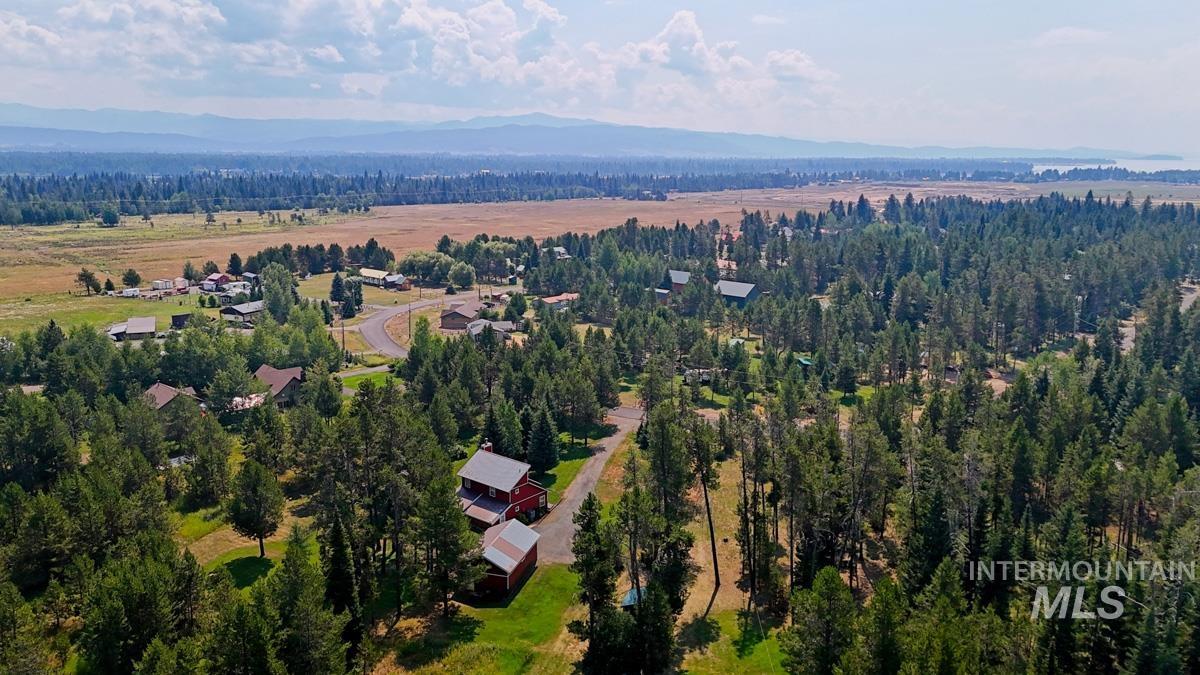 13098 Hillhouse Loop, Donnelly, Idaho 83615, 3 Bedrooms, 3 Bathrooms, Residential For Sale, Price $745,000, 98949586