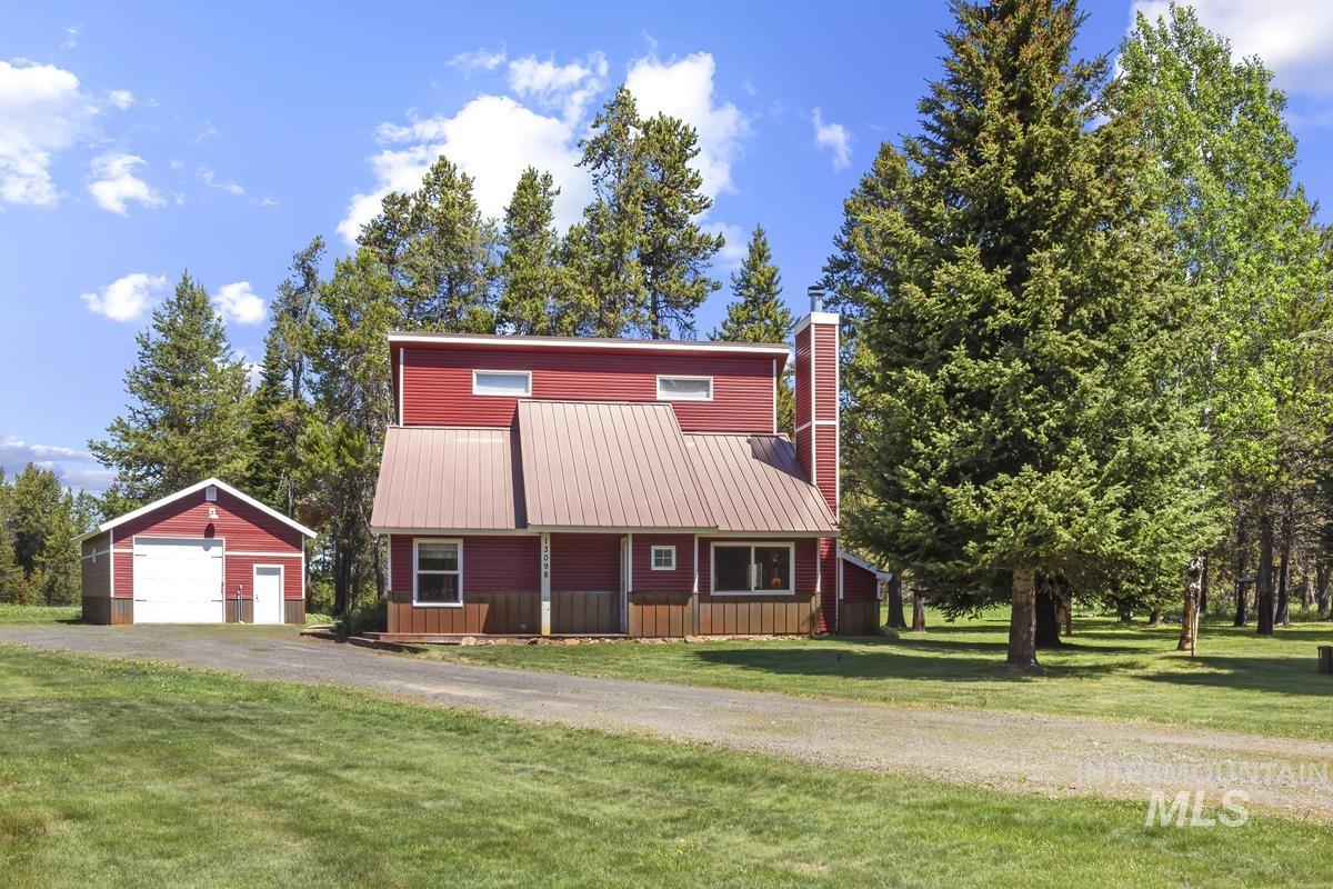 13098 Hillhouse Loop, Donnelly, Idaho 83615, 3 Bedrooms, 3 Bathrooms, Residential For Sale, Price $745,000, 98949586