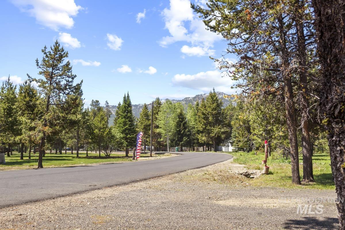 13098 Hillhouse Loop, Donnelly, Idaho 83615, 3 Bedrooms, 3 Bathrooms, Residential For Sale, Price $745,000, 98949586