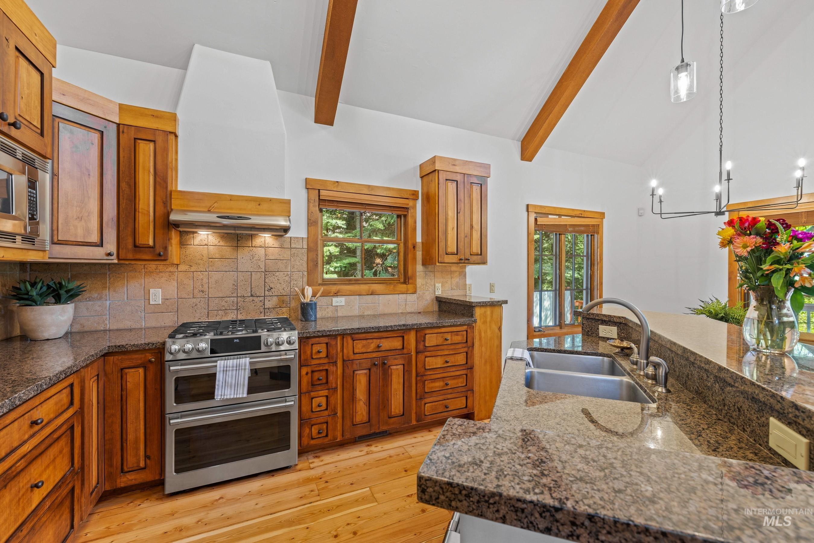 131 Twin Creeks Court, Donnelly, Idaho 83615, 3 Bedrooms, 3 Bathrooms, Residential For Sale, Price $1,695,000, 98949593