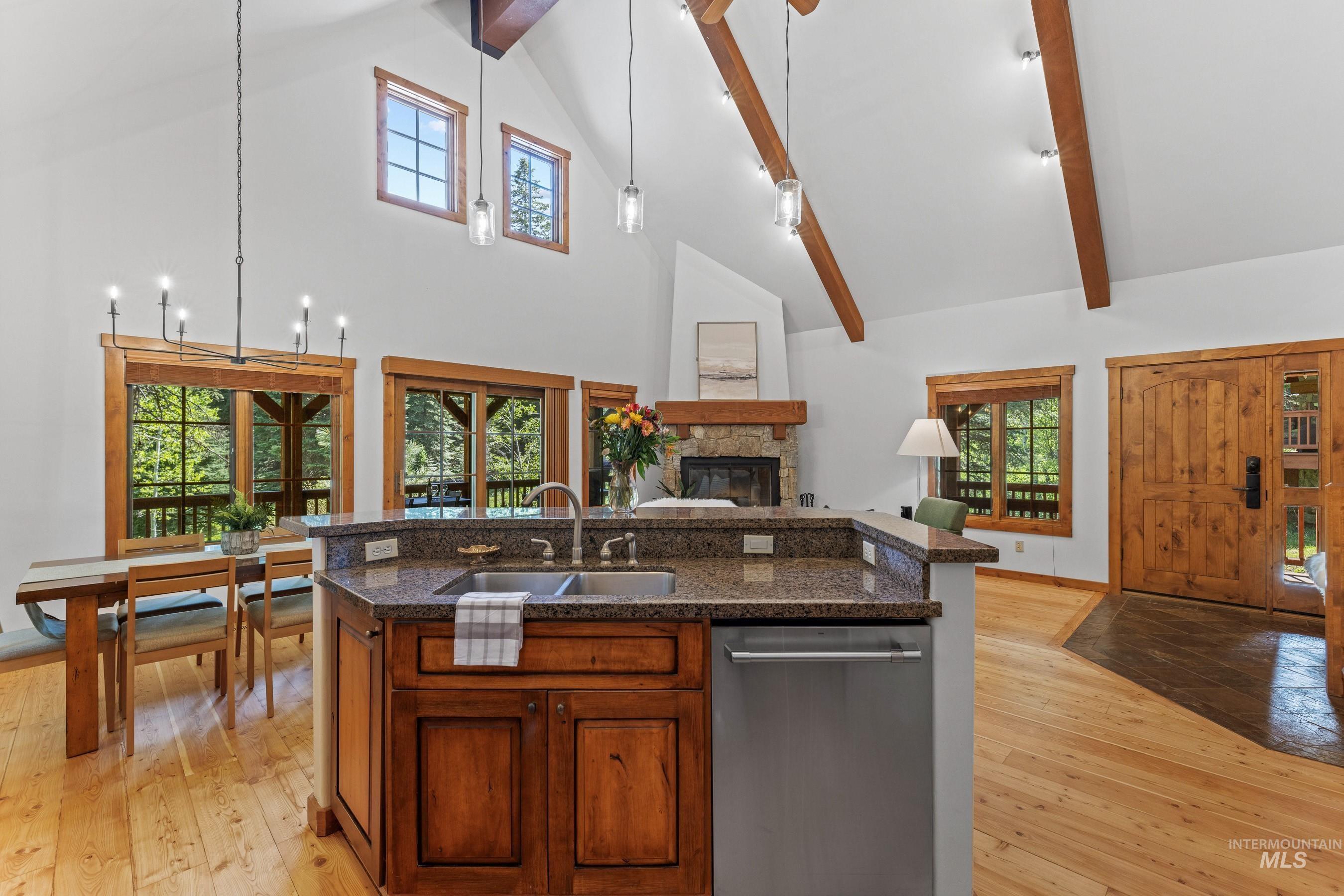 131 Twin Creeks Court, Donnelly, Idaho 83615, 3 Bedrooms, 3 Bathrooms, Residential For Sale, Price $1,695,000, 98949593