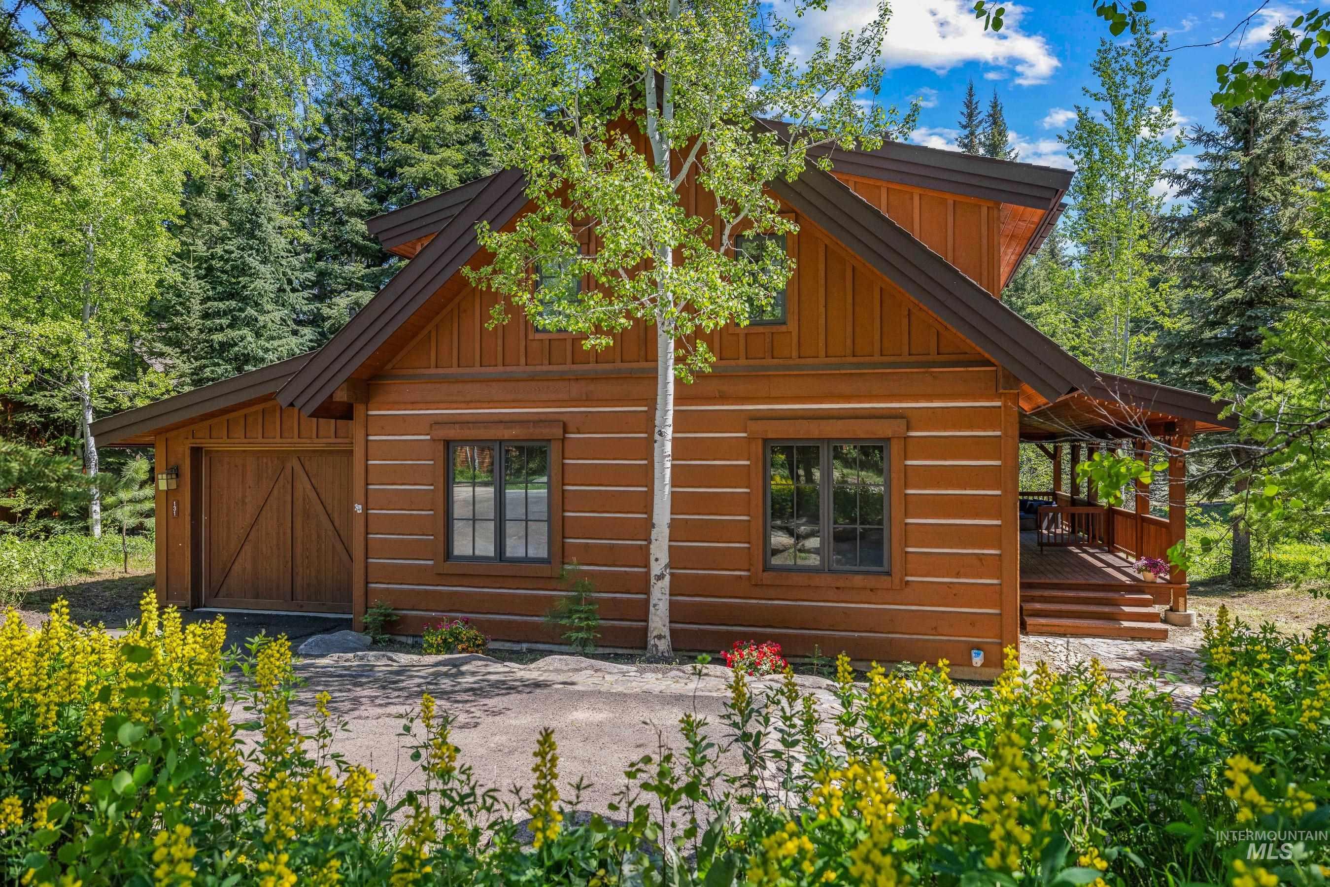 131 Twin Creeks Court, Donnelly, Idaho 83615, 3 Bedrooms, 3 Bathrooms, Residential For Sale, Price $1,695,000, 98949593