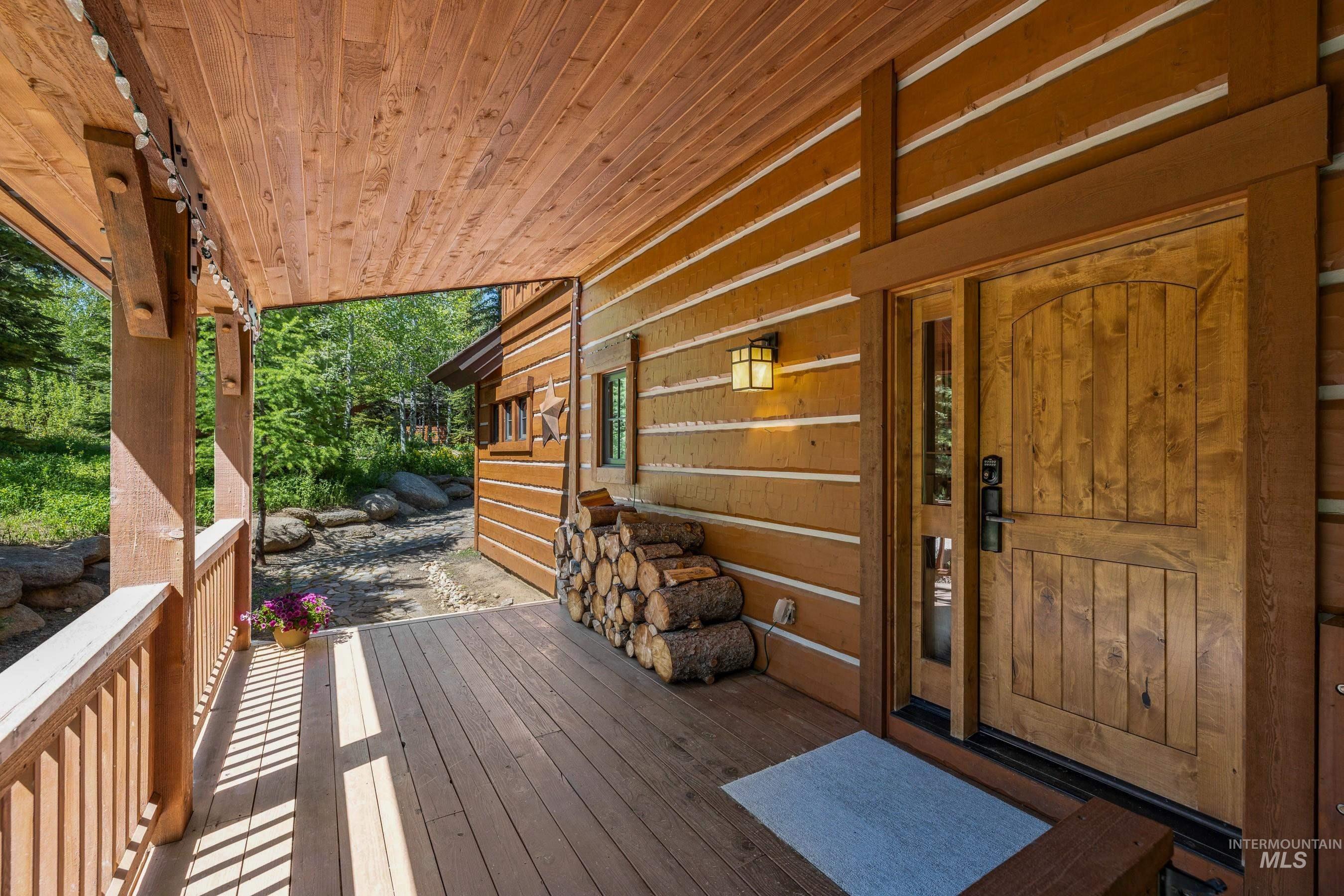 131 Twin Creeks Court, Donnelly, Idaho 83615, 3 Bedrooms, 3 Bathrooms, Residential For Sale, Price $1,695,000, 98949593