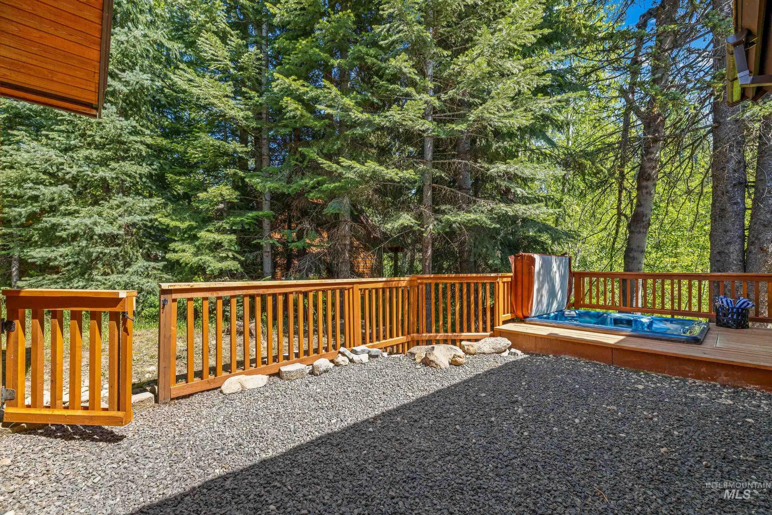 131 Twin Creeks Court, Donnelly, Idaho 83615, 3 Bedrooms, 3 Bathrooms, Residential For Sale, Price $1,695,000, 98949593