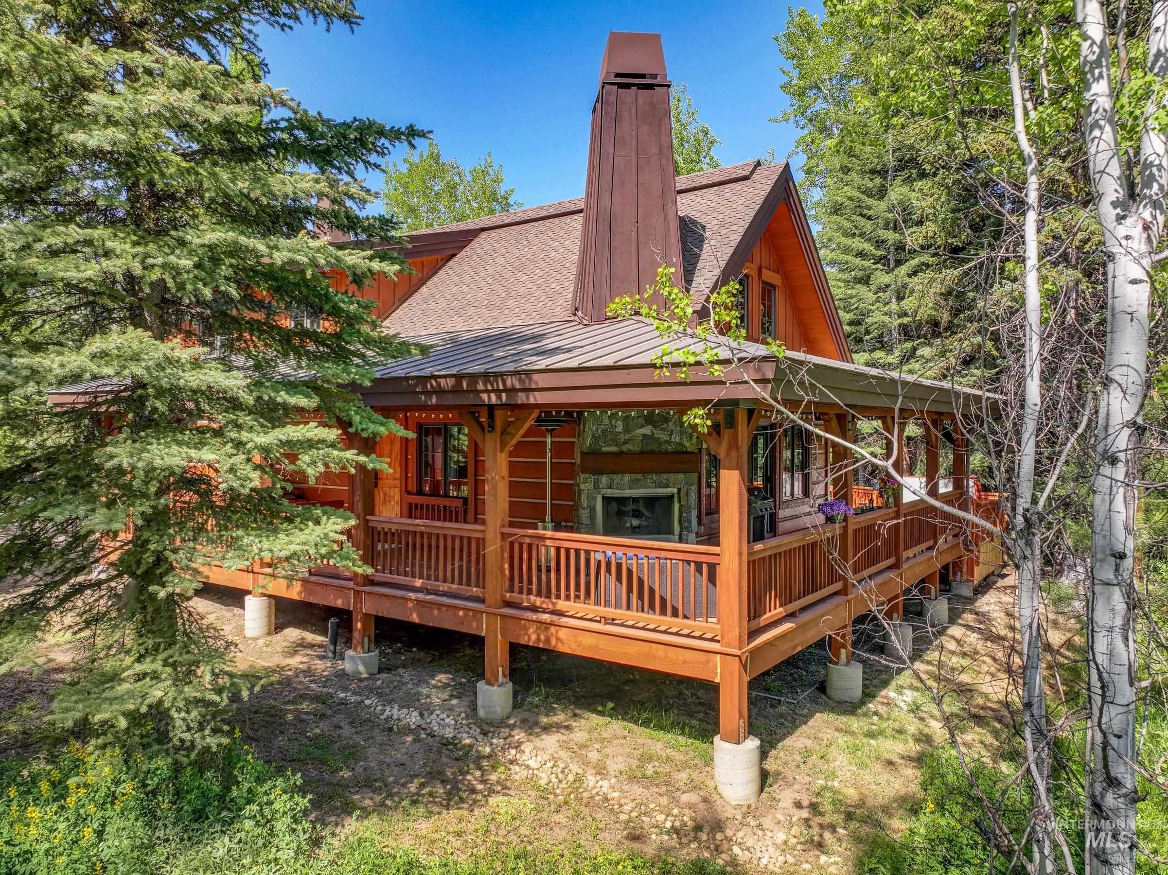 131 Twin Creeks Court, Donnelly, Idaho 83615, 3 Bedrooms, 3 Bathrooms, Residential For Sale, Price $1,695,000, 98949593