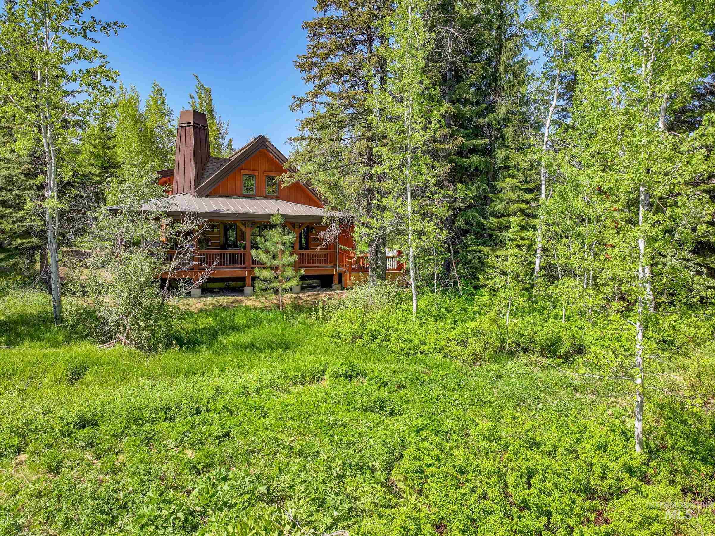 131 Twin Creeks Court, Donnelly, Idaho 83615, 3 Bedrooms, 3 Bathrooms, Residential For Sale, Price $1,695,000, 98949593