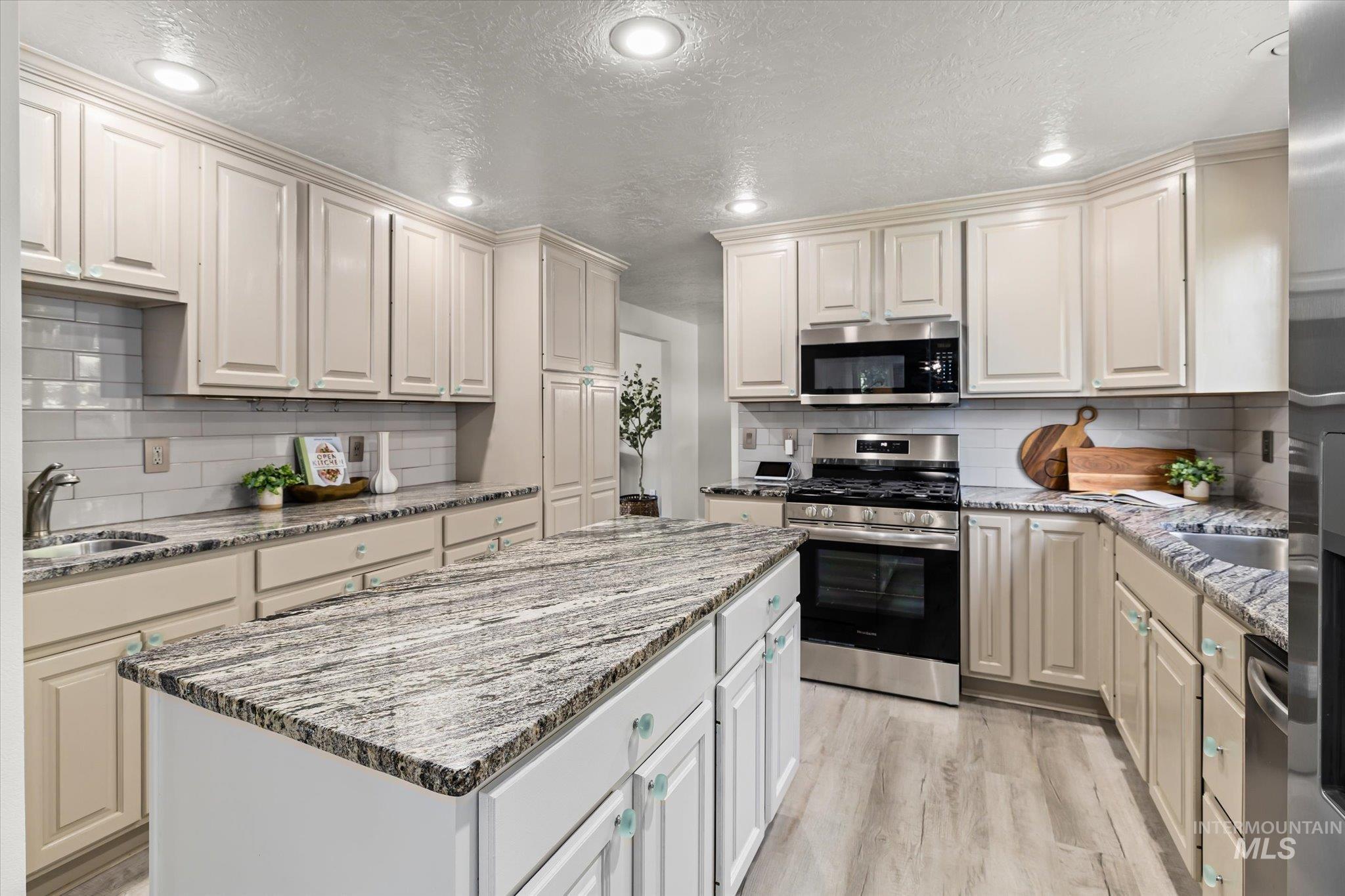 15094 Daniel St, Caldwell, Idaho 83607, 4 Bedrooms, 4 Bathrooms, Residential For Sale, Price $599,999, 98949598