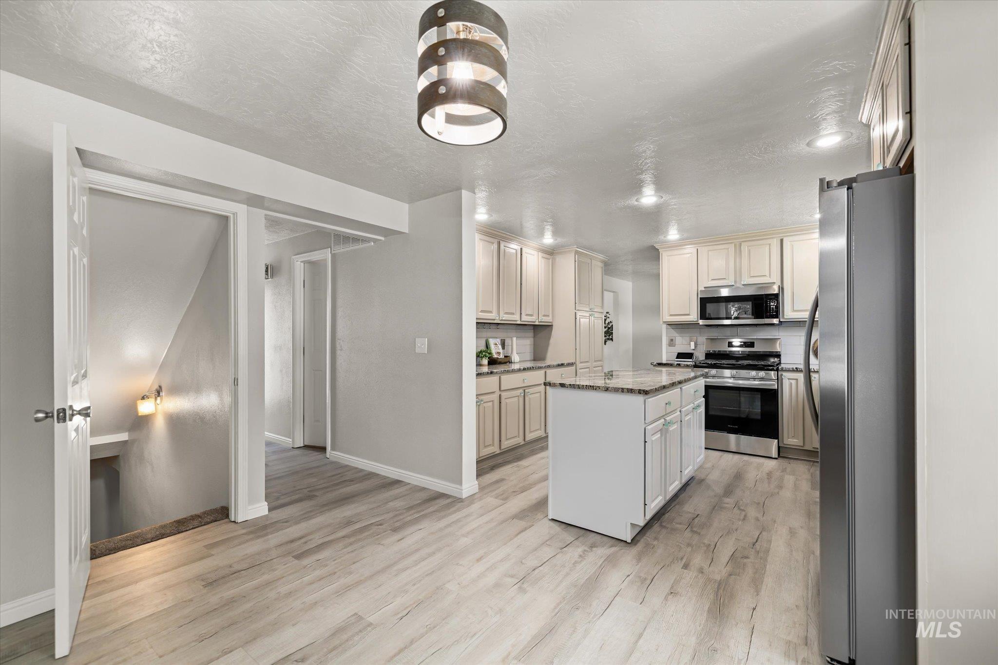 15094 Daniel St, Caldwell, Idaho 83607, 4 Bedrooms, 4 Bathrooms, Residential For Sale, Price $599,999, 98949598