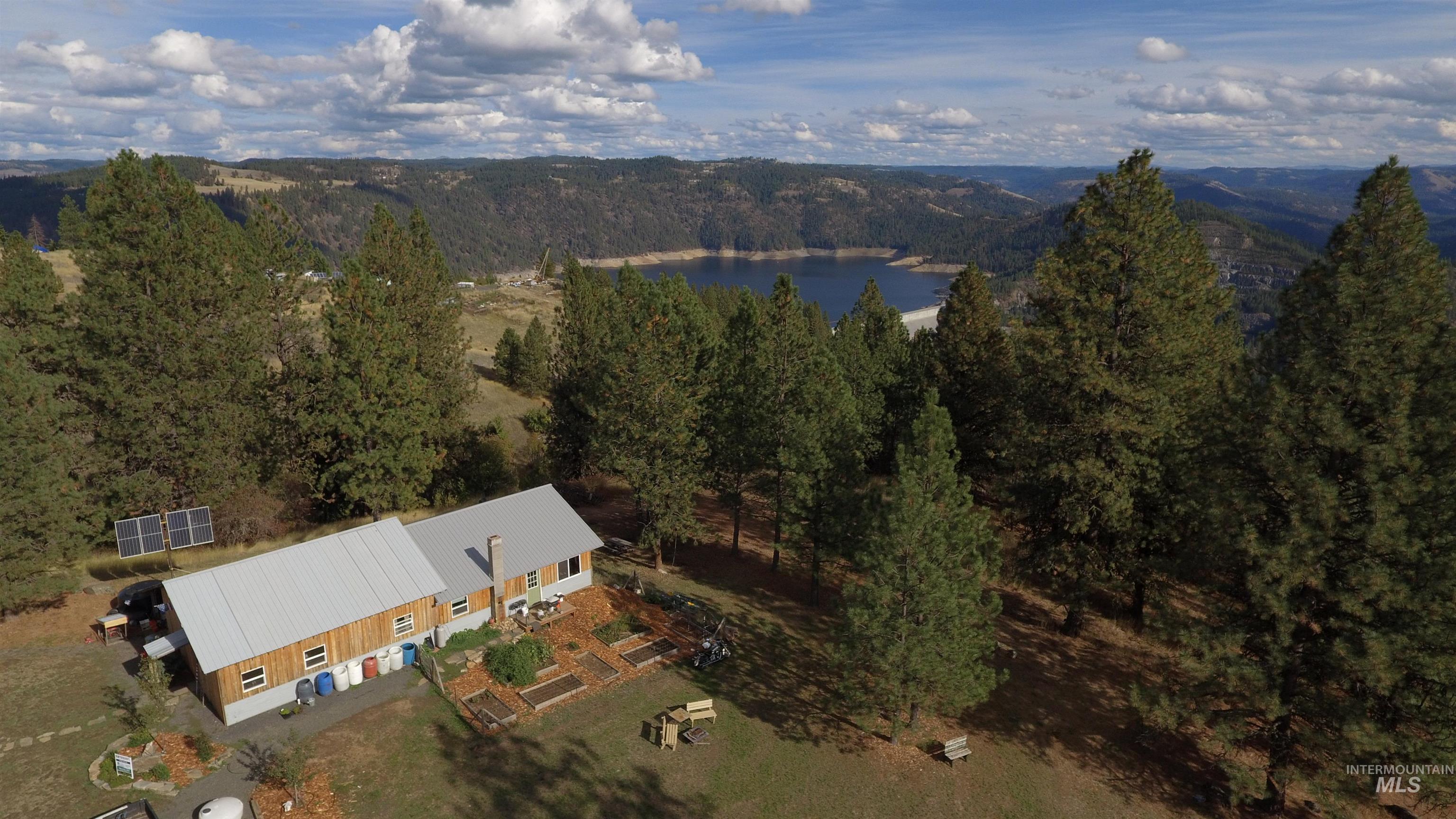 1510 Summitview Dr, Orofino, Idaho 83544, 2 Bedrooms, 1 Bathroom, Residential For Sale, Price $259,900, 98949614