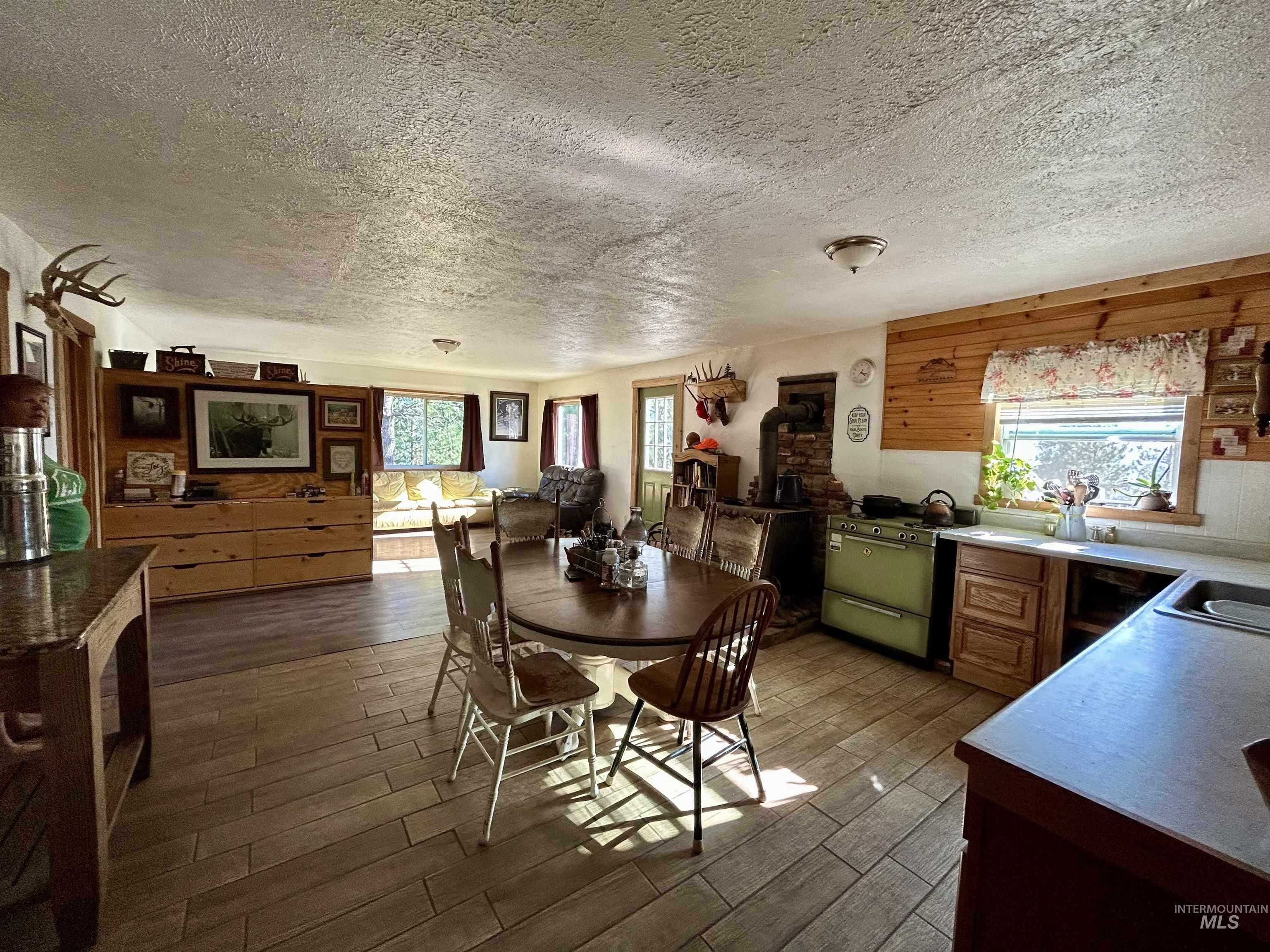 1510 Summitview Dr, Orofino, Idaho 83544, 2 Bedrooms, 1 Bathroom, Residential For Sale, Price $259,900, 98949614