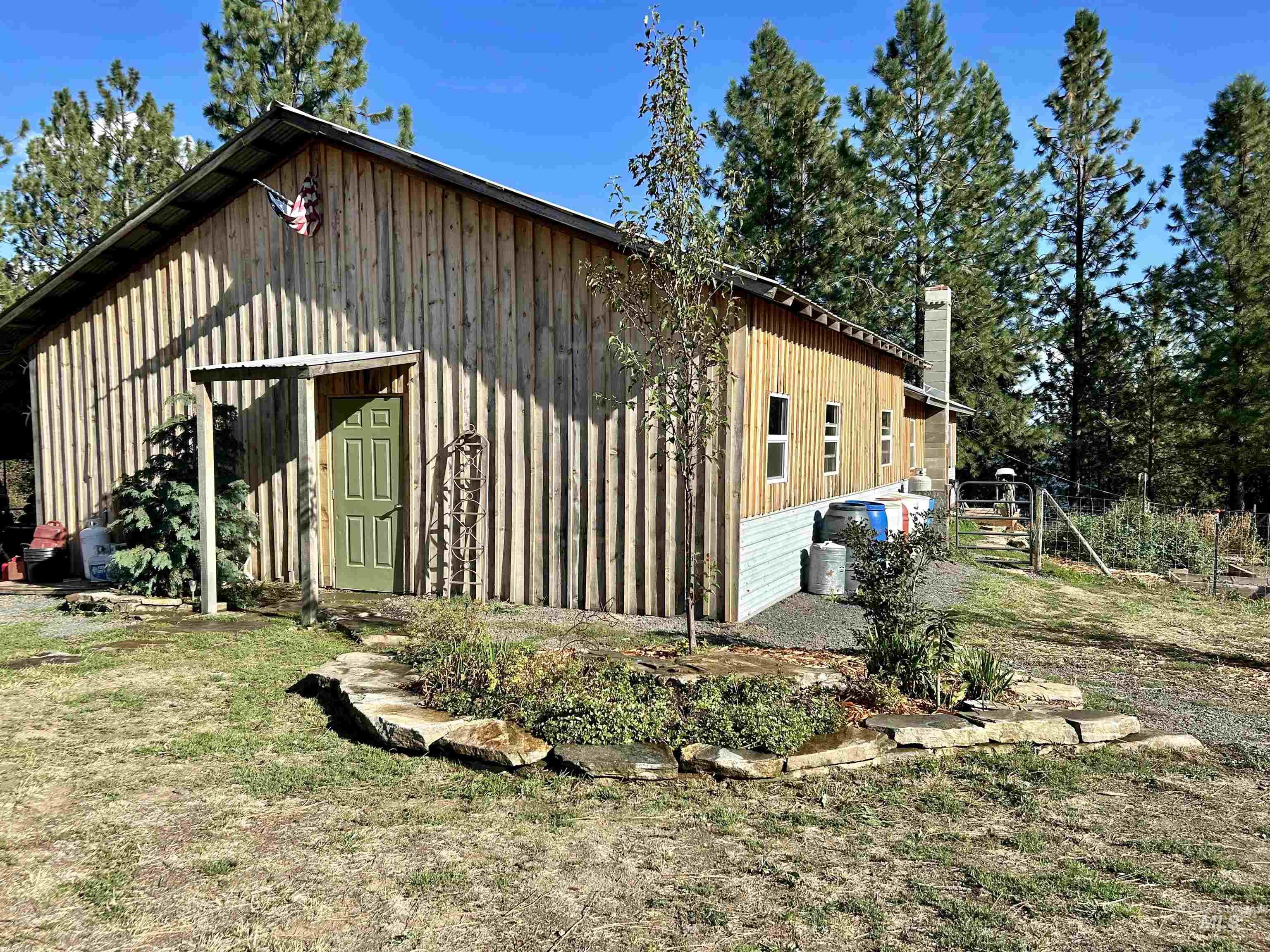 1510 Summitview Dr, Orofino, Idaho 83544, 2 Bedrooms, 1 Bathroom, Residential For Sale, Price $259,900, 98949614