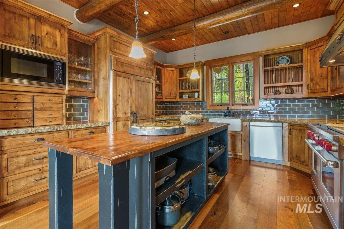 370 Blackhawk Lake Drive, McCall, Idaho 83638, 4 Bedrooms, 4.5 Bathrooms, Residential For Sale, Price $2,850,000, 98949694