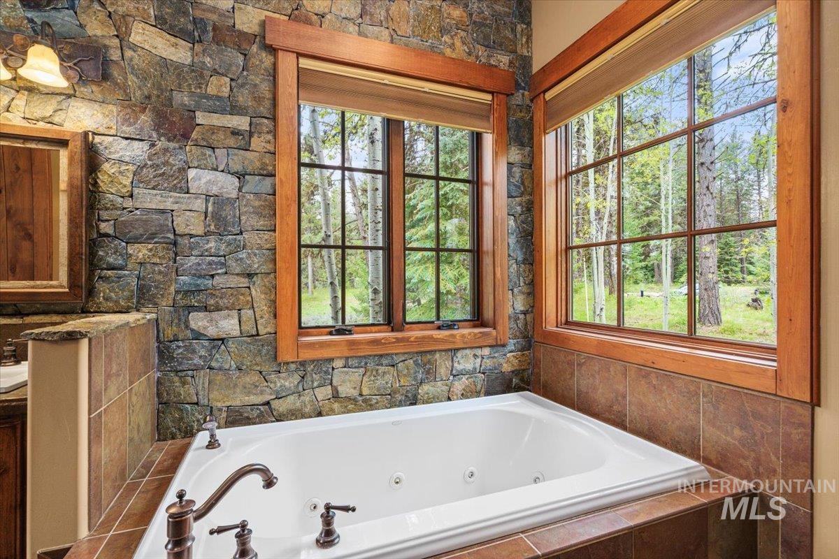 370 Blackhawk Lake Drive, McCall, Idaho 83638, 4 Bedrooms, 4.5 Bathrooms, Residential For Sale, Price $2,850,000, 98949694