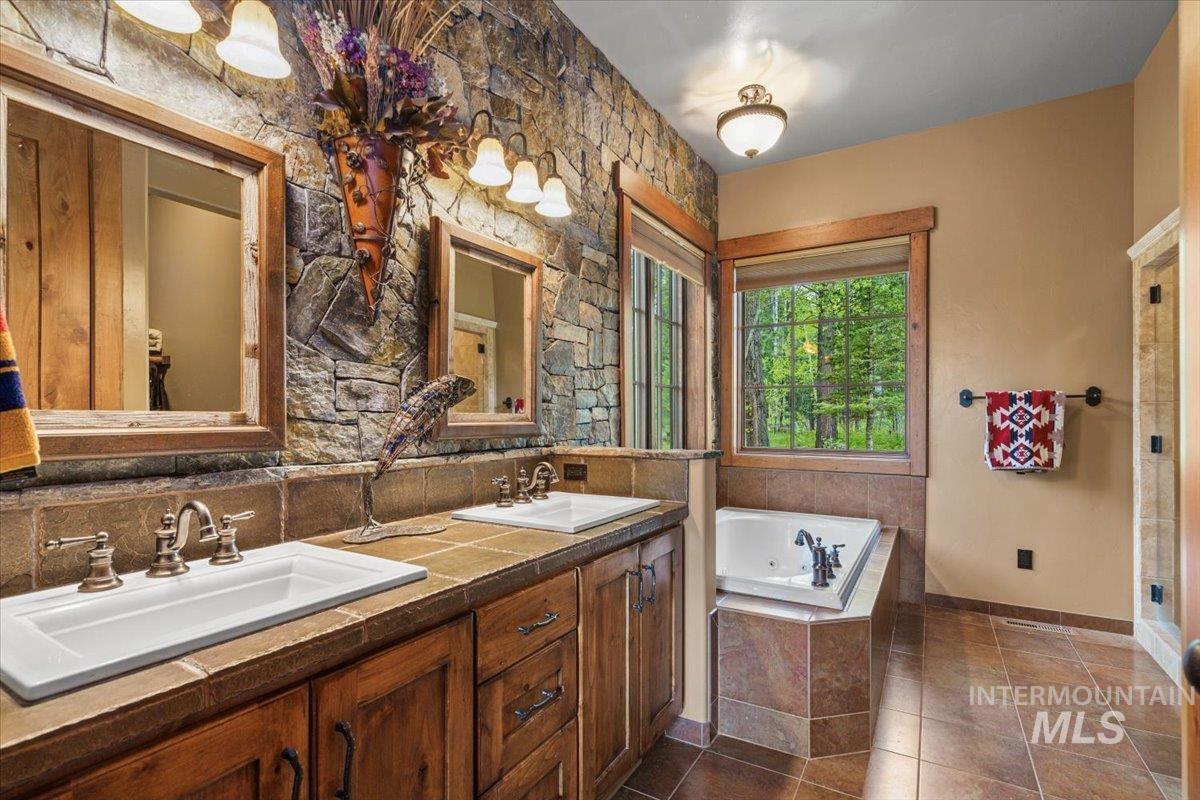 370 Blackhawk Lake Drive, McCall, Idaho 83638, 4 Bedrooms, 4.5 Bathrooms, Residential For Sale, Price $2,850,000, 98949694