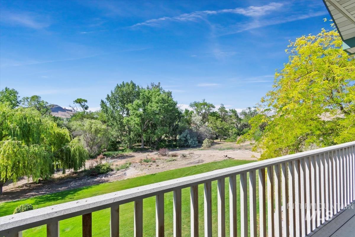 408 Hill RD S, Melba, Idaho 83641, 5 Bedrooms, 3.5 Bathrooms, Residential For Sale, Price $959,900, 98949700