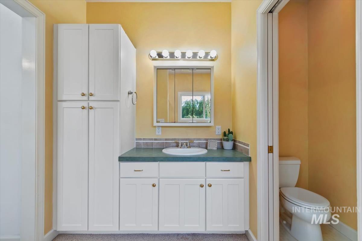 408 Hill RD S, Melba, Idaho 83641, 5 Bedrooms, 3.5 Bathrooms, Residential For Sale, Price $959,900, 98949700