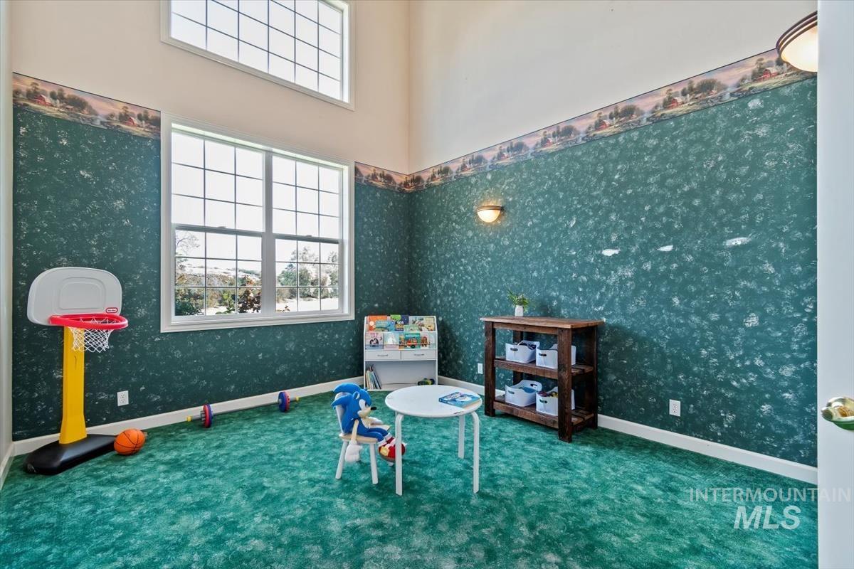 408 Hill RD S, Melba, Idaho 83641, 5 Bedrooms, 3.5 Bathrooms, Residential For Sale, Price $959,900, 98949700