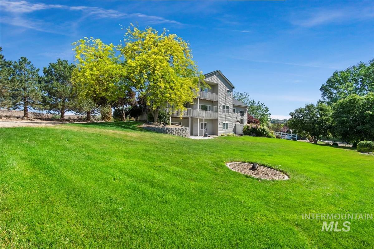 408 Hill RD S, Melba, Idaho 83641, 5 Bedrooms, 3.5 Bathrooms, Residential For Sale, Price $959,900, 98949700