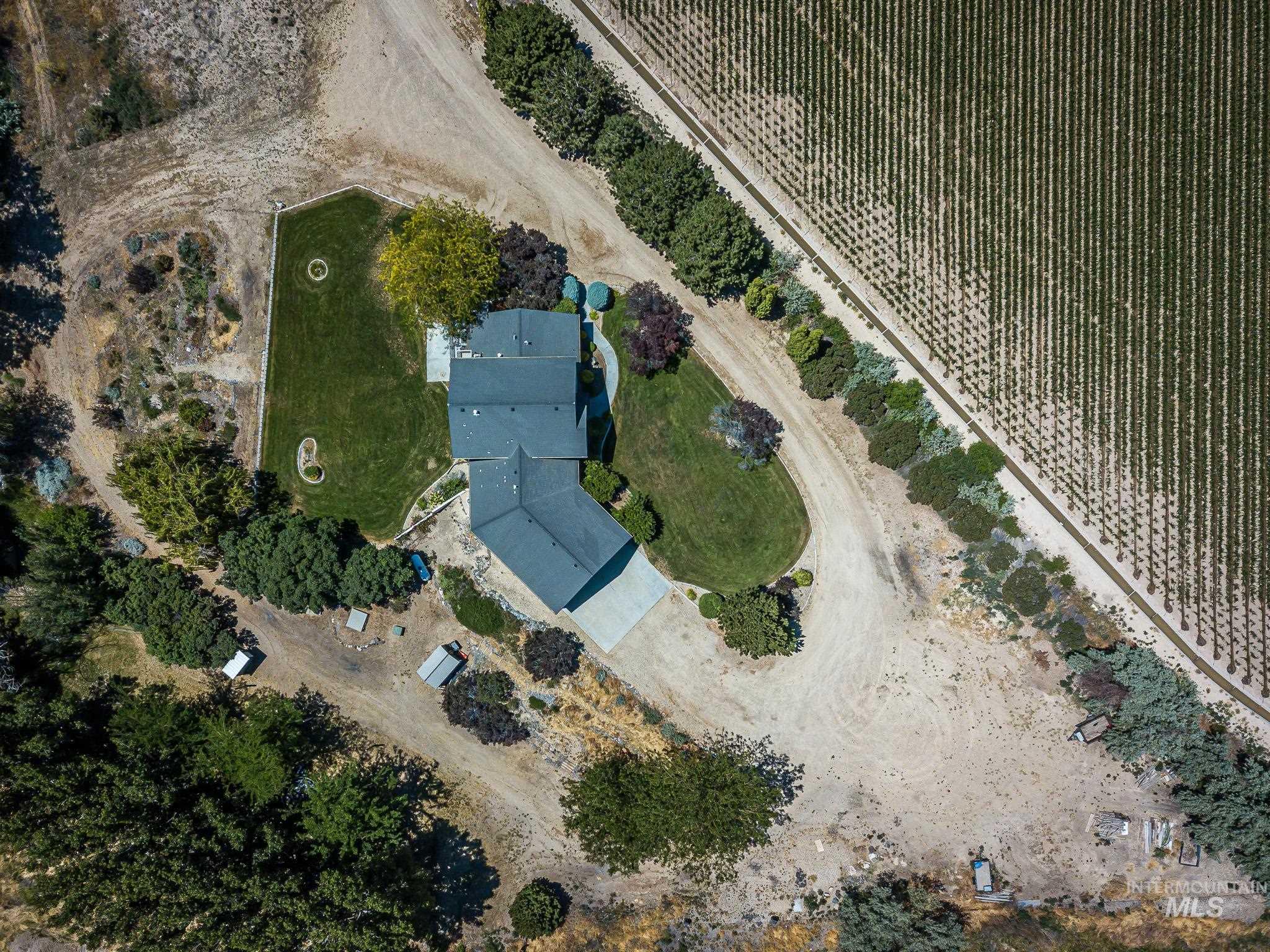 408 Hill RD S, Melba, Idaho 83641, 5 Bedrooms, 3.5 Bathrooms, Residential For Sale, Price $959,900, 98949700