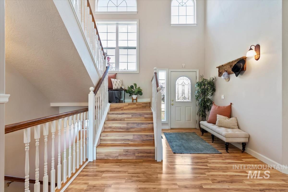 408 Hill RD S, Melba, Idaho 83641, 5 Bedrooms, 3.5 Bathrooms, Residential For Sale, Price $959,900, 98949700