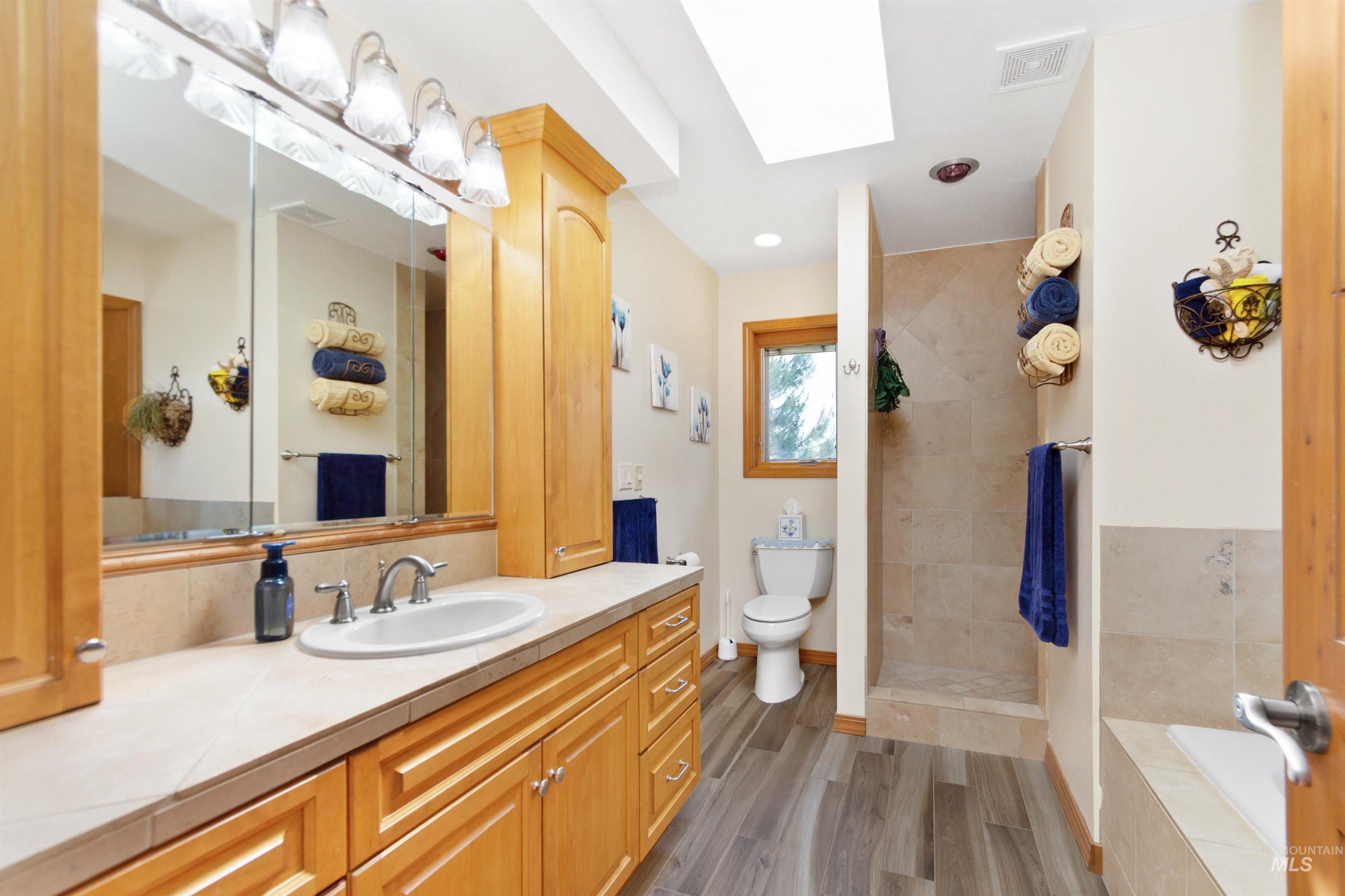 6 White Tail Run, Boise, Idaho 83716, 4 Bedrooms, 2 Bathrooms, Residential For Sale, Price $874,900, 98949795