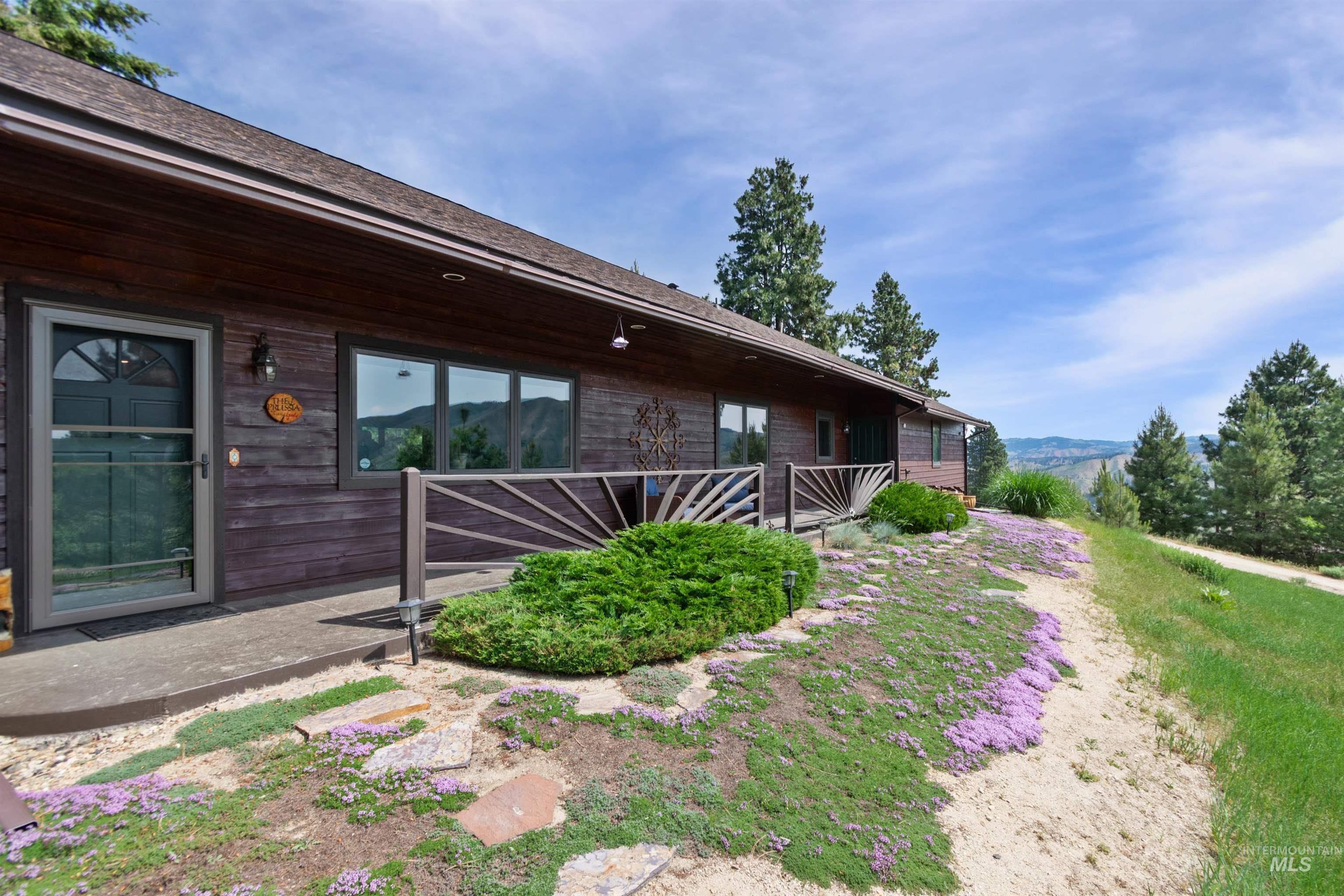 6 White Tail Run, Boise, Idaho 83716, 4 Bedrooms, 2 Bathrooms, Residential For Sale, Price $874,900, 98949795