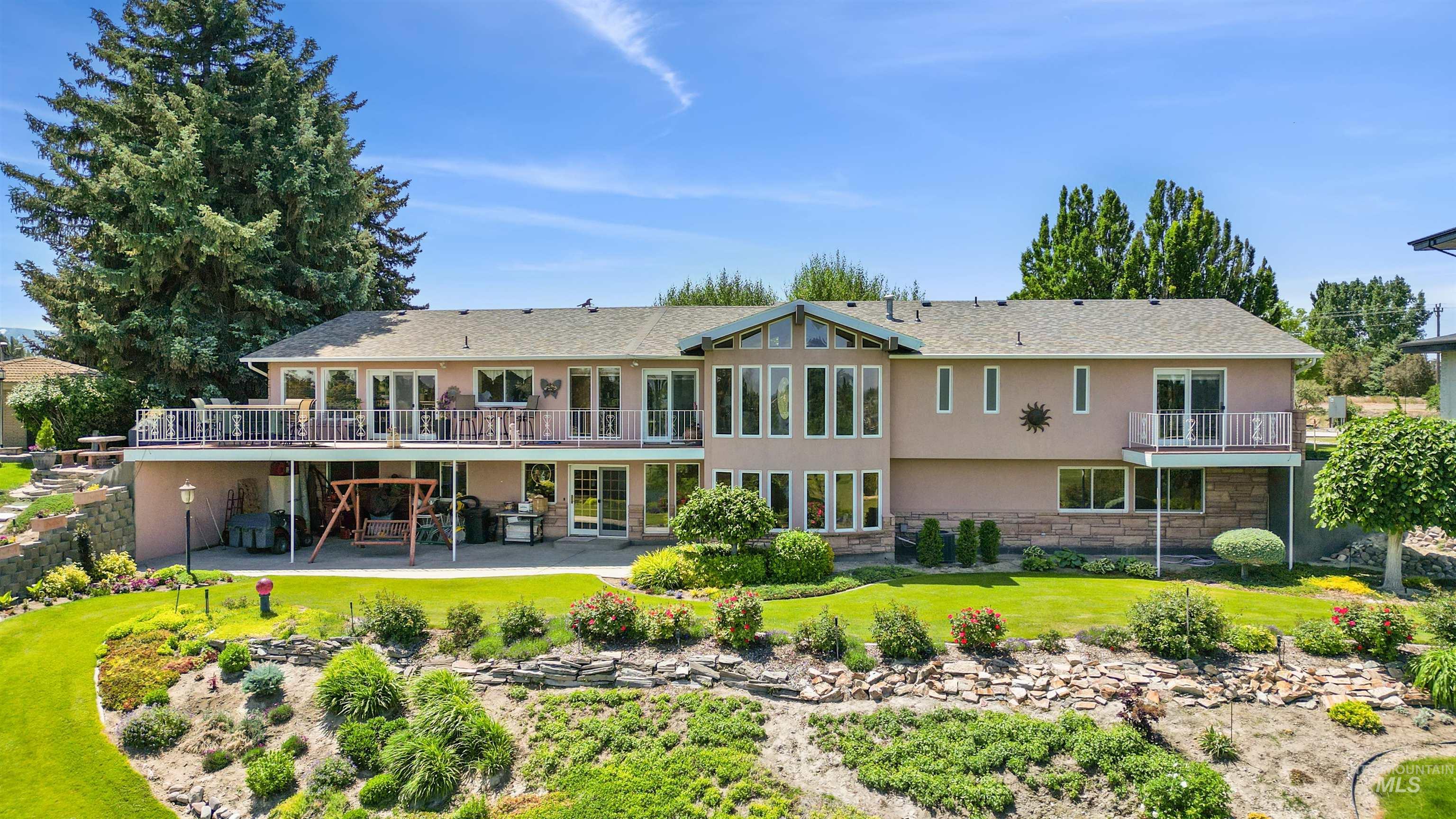 15 Van Engelen Rd, Burley, Idaho 83318-5445, 4 Bedrooms, 4 Bathrooms, Residential For Sale, Price $990,000, 98949818