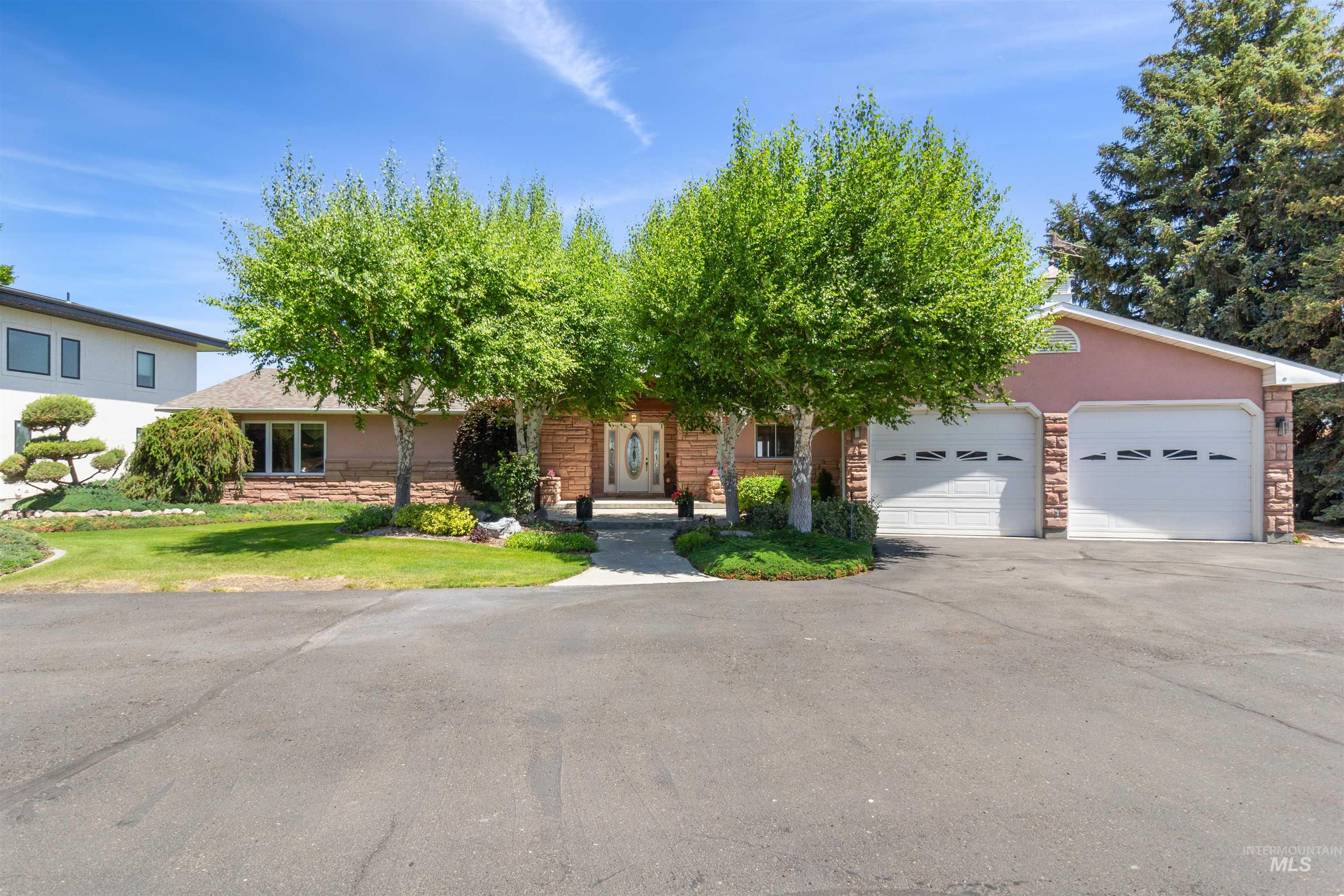 15 Van Engelen Rd, Burley, Idaho 83318-5445, 4 Bedrooms, 4 Bathrooms, Residential For Sale, Price $990,000, 98949818