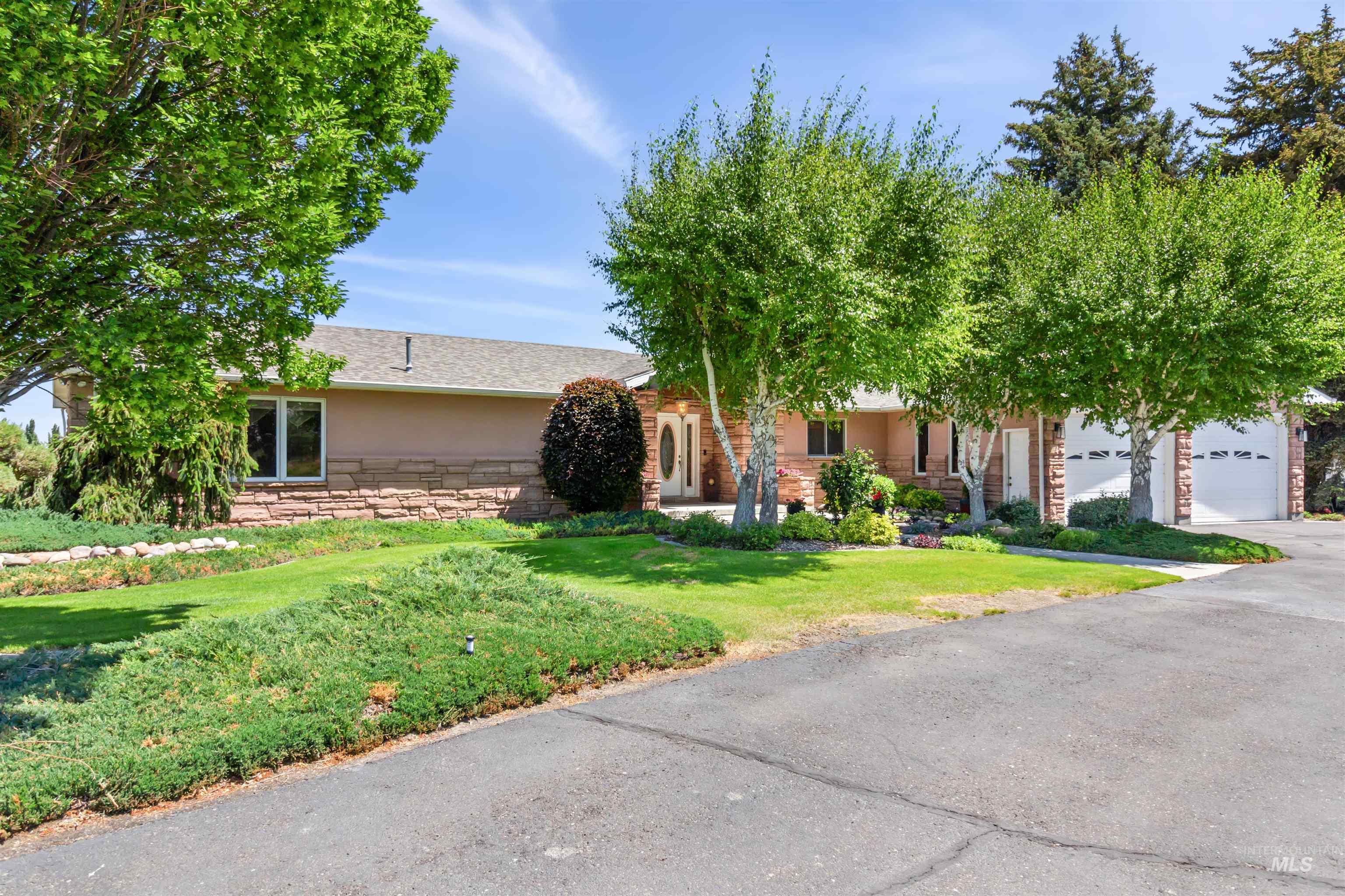 15 Van Engelen Rd, Burley, Idaho 83318-5445, 4 Bedrooms, 4 Bathrooms, Residential For Sale, Price $990,000, 98949818