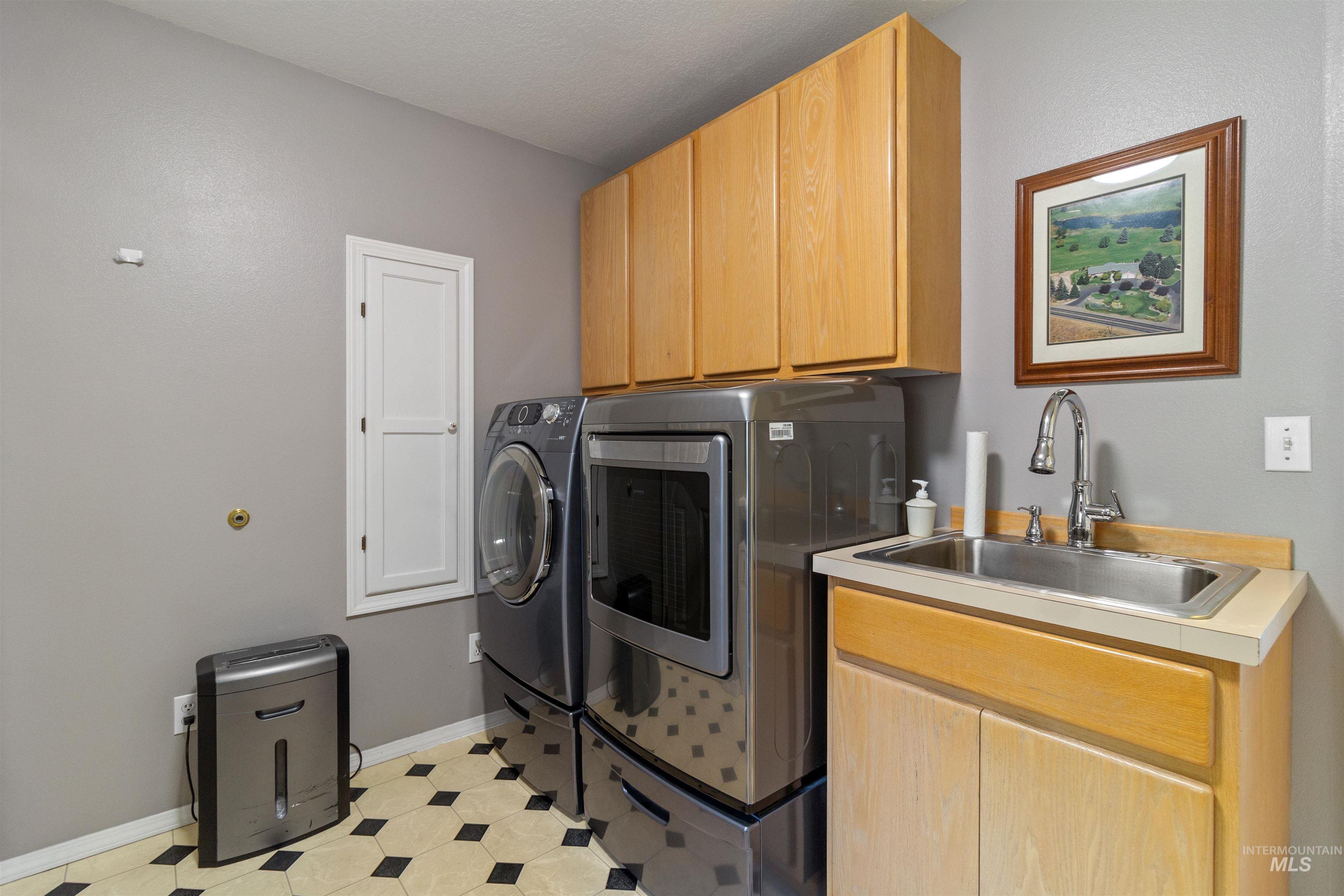 15 Van Engelen Rd, Burley, Idaho 83318-5445, 4 Bedrooms, 4 Bathrooms, Residential For Sale, Price $990,000, 98949818